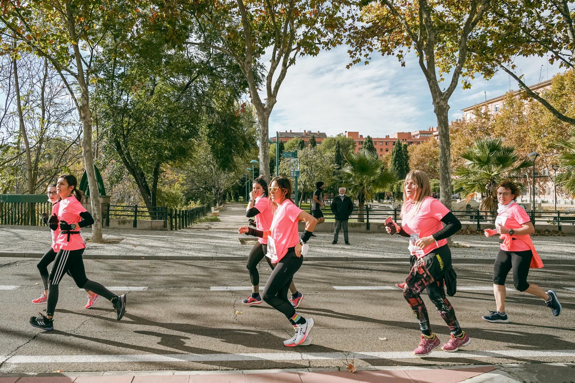 Las mejores fotos de la Carrera de la Mujer Central Lechera Asturiana Zaragoza 2021 (CARRERA)