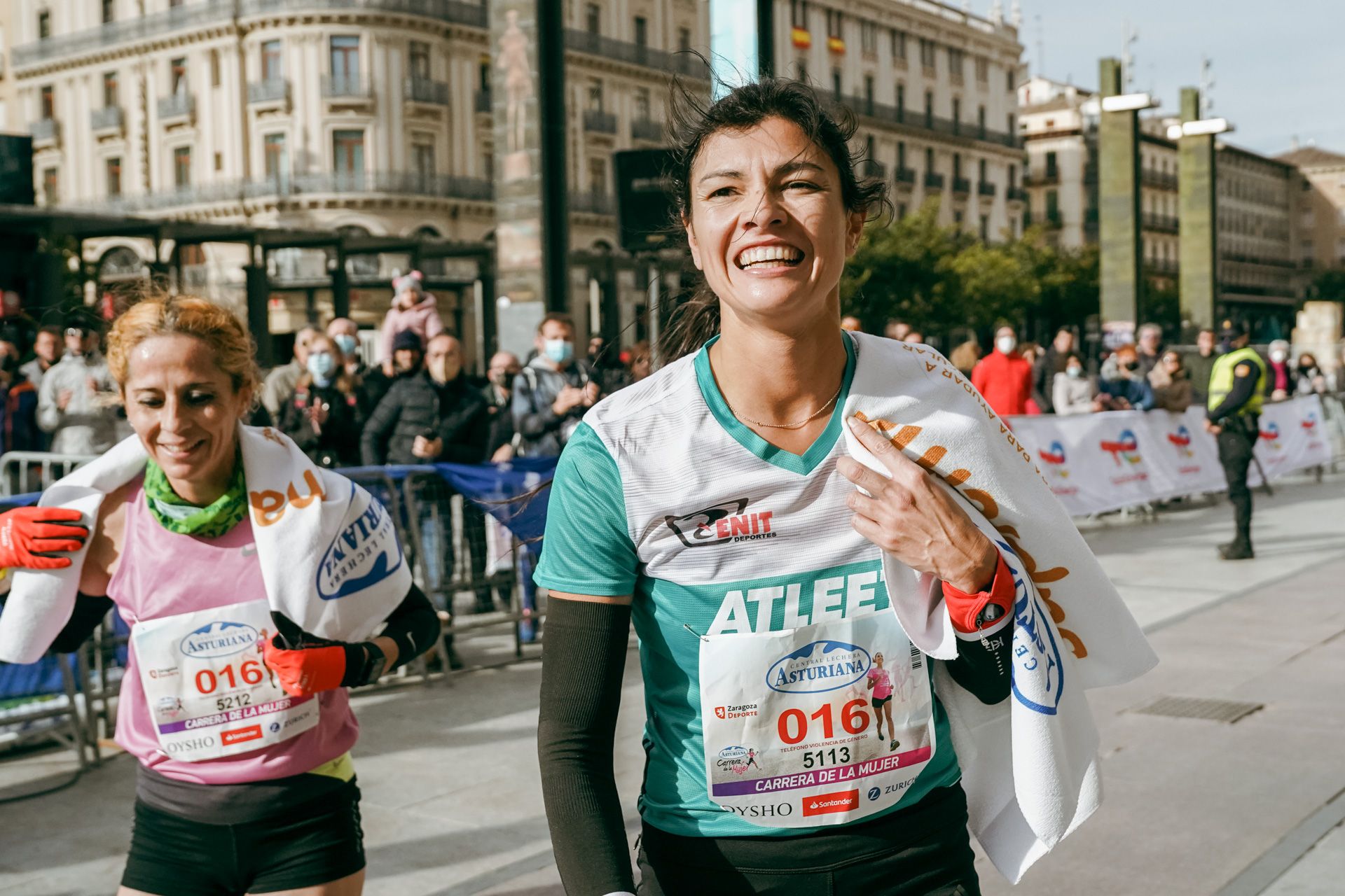 Las mejores fotos de la Carrera de la Mujer Central Lechera Asturiana Zaragoza 2021 (LLEGADAS A META)