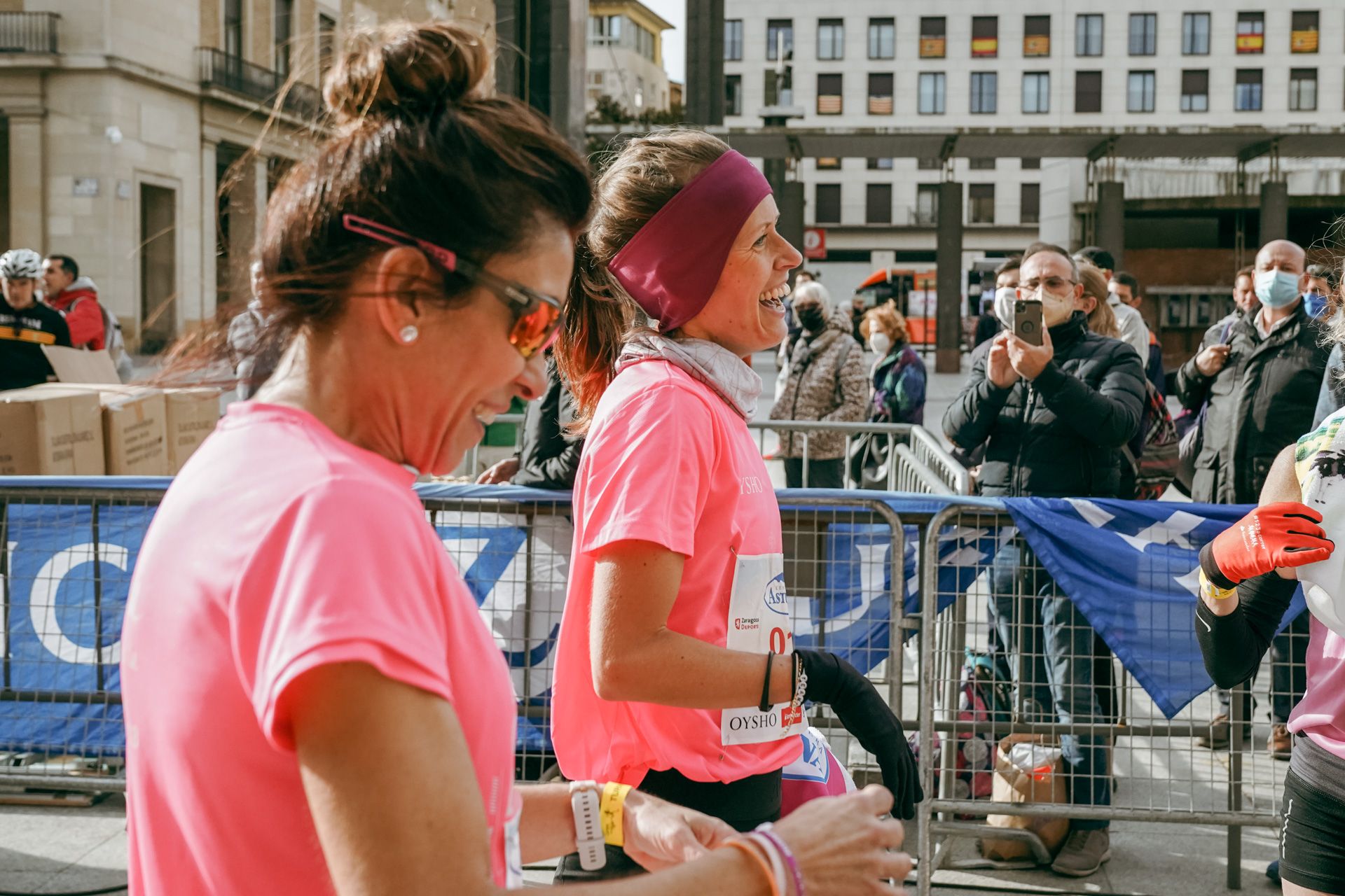 Las mejores fotos de la Carrera de la Mujer Central Lechera Asturiana Zaragoza 2021 (LLEGADAS A META)