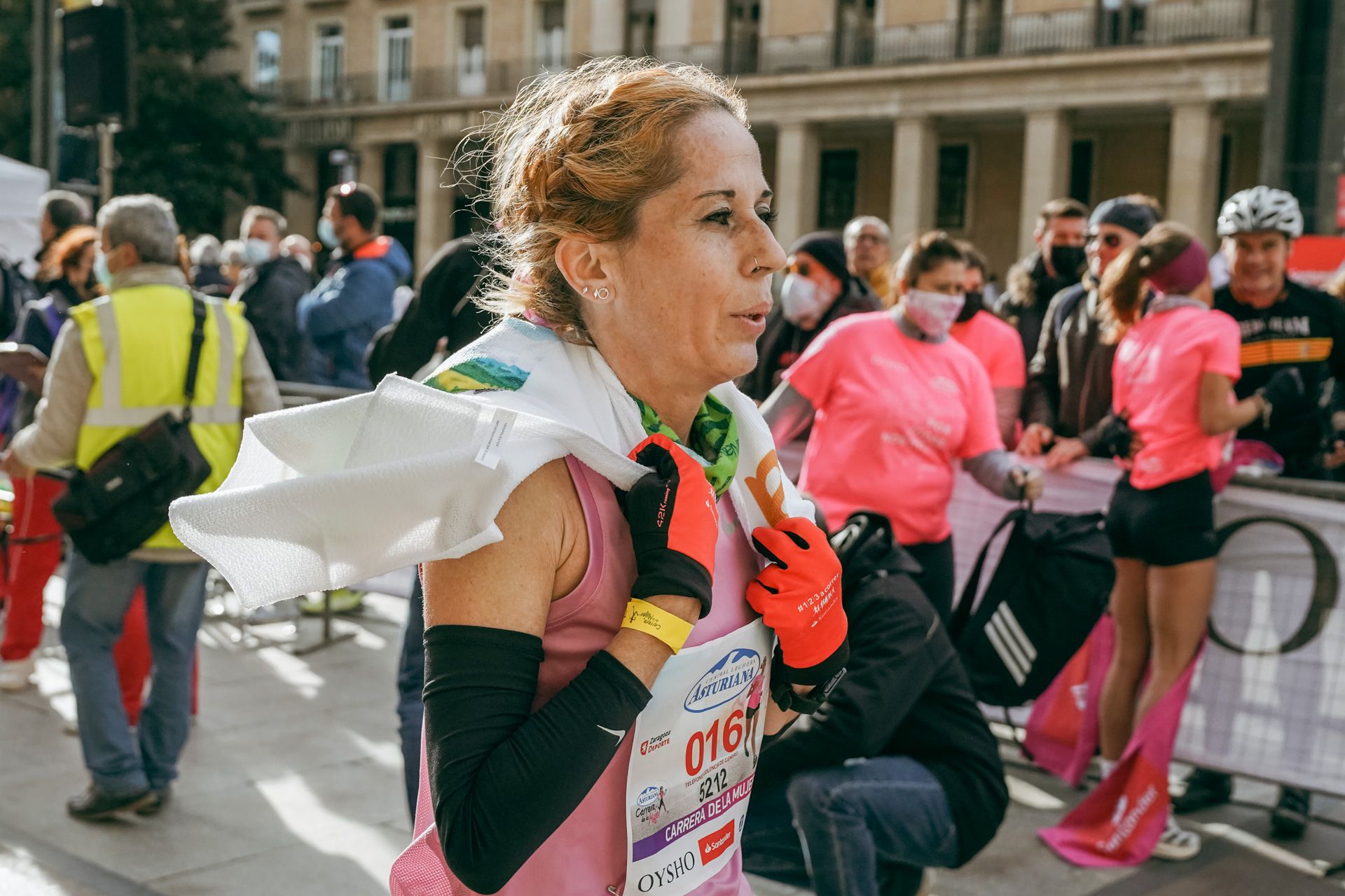 Las mejores fotos de la Carrera de la Mujer Central Lechera Asturiana Zaragoza 2021 (LLEGADAS A META)
