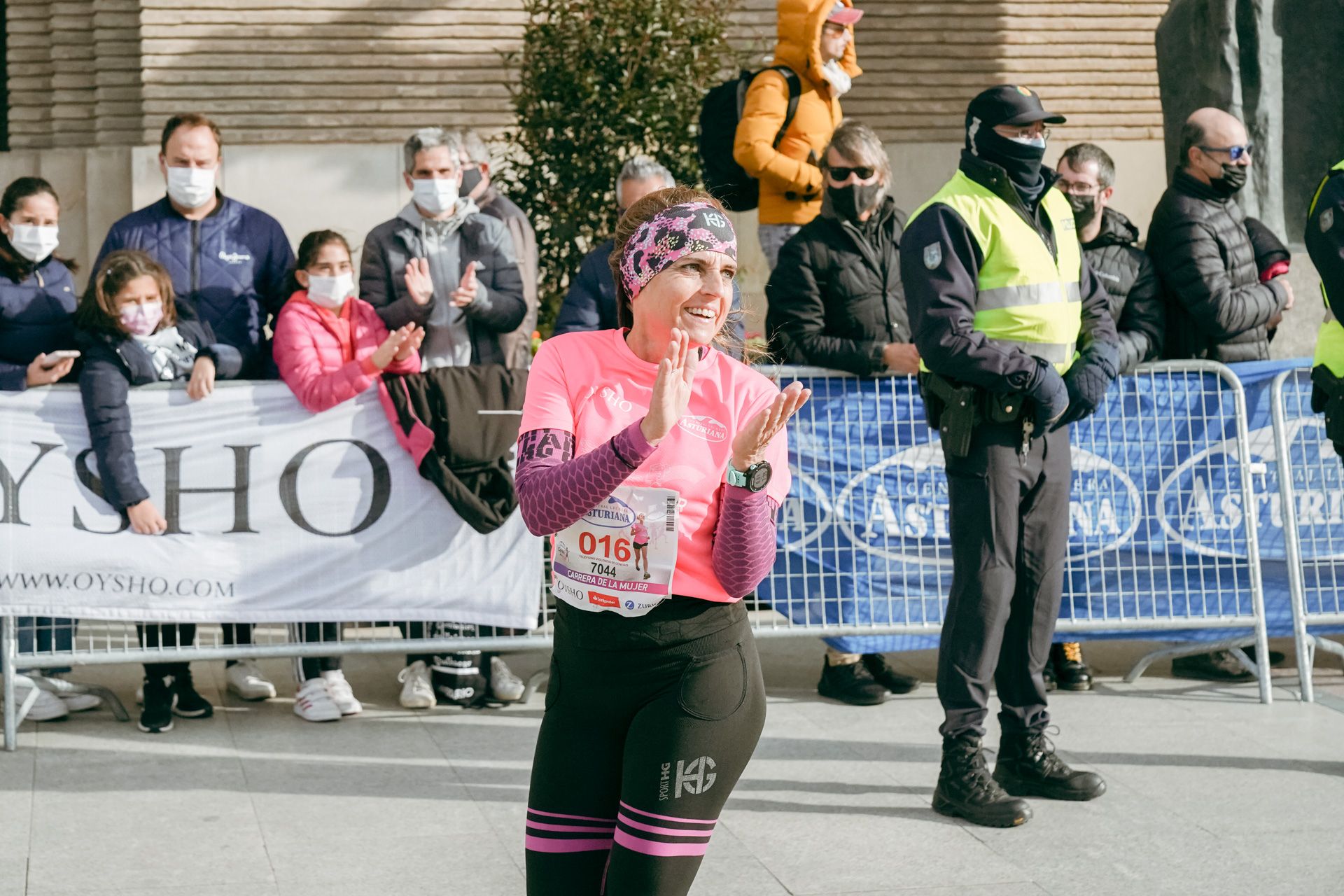 Las mejores fotos de la Carrera de la Mujer Central Lechera Asturiana Zaragoza 2021 (AMBIENTE DE META)