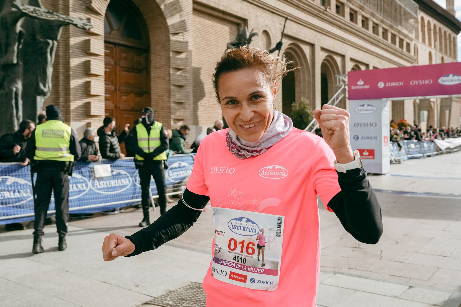 Las mejores fotos de la Carrera de la Mujer Central Lechera Asturiana Zaragoza 2021 (AMBIENTE DE META)