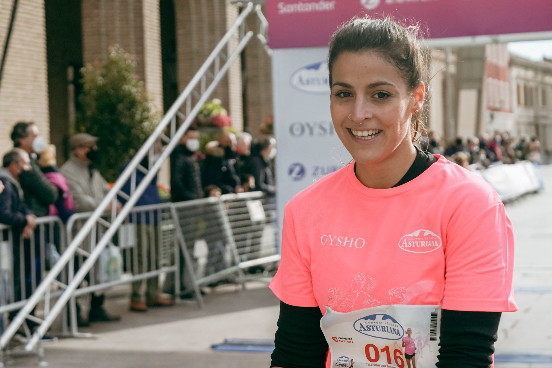 Las mejores fotos de la Carrera de la Mujer Central Lechera Asturiana Zaragoza 2021 (AMBIENTE DE META)