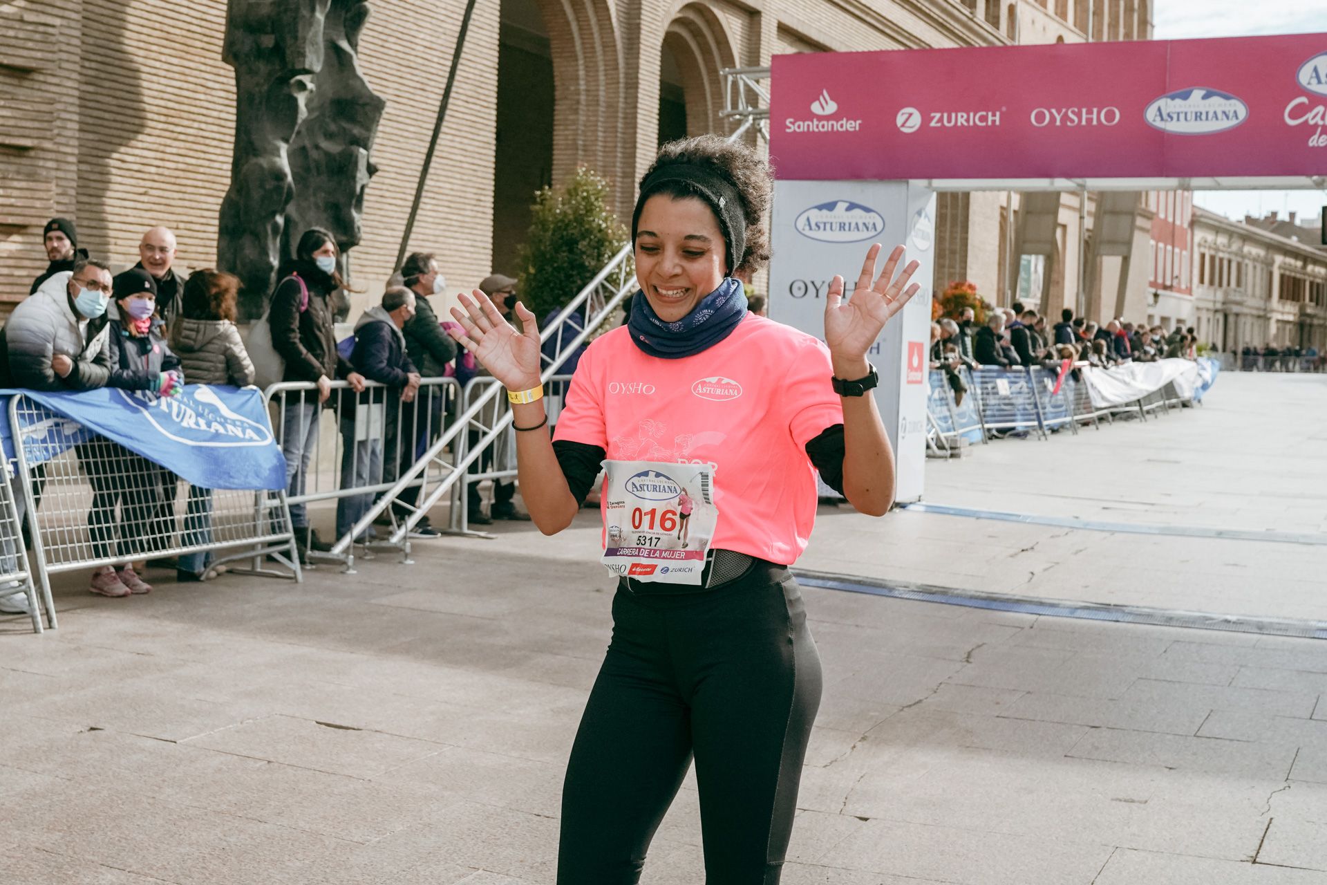Las mejores fotos de la Carrera de la Mujer Central Lechera Asturiana Zaragoza 2021 (AMBIENTE DE META)