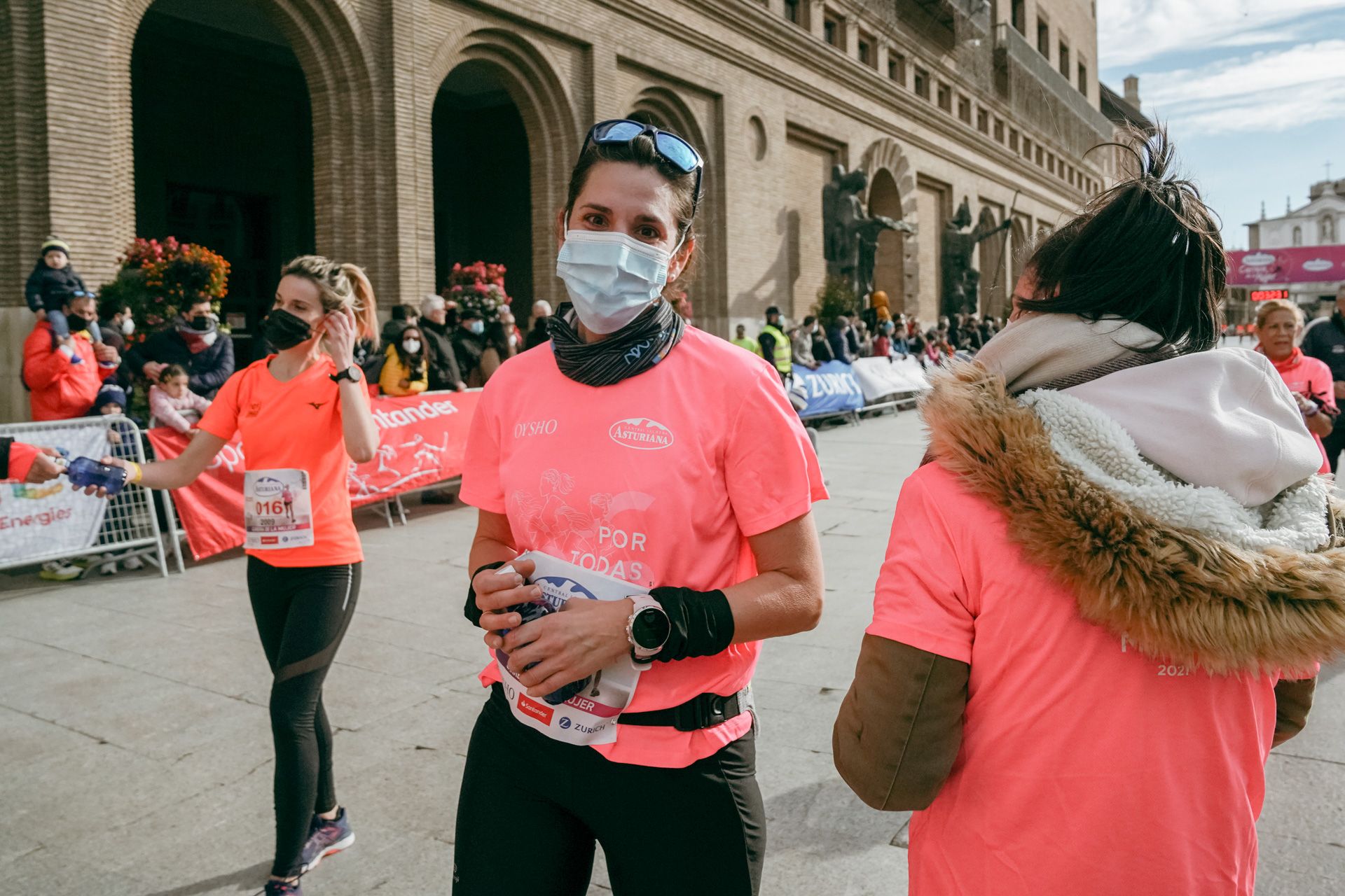 Las mejores fotos de la Carrera de la Mujer Central Lechera Asturiana Zaragoza 2021 (AMBIENTE DE META)