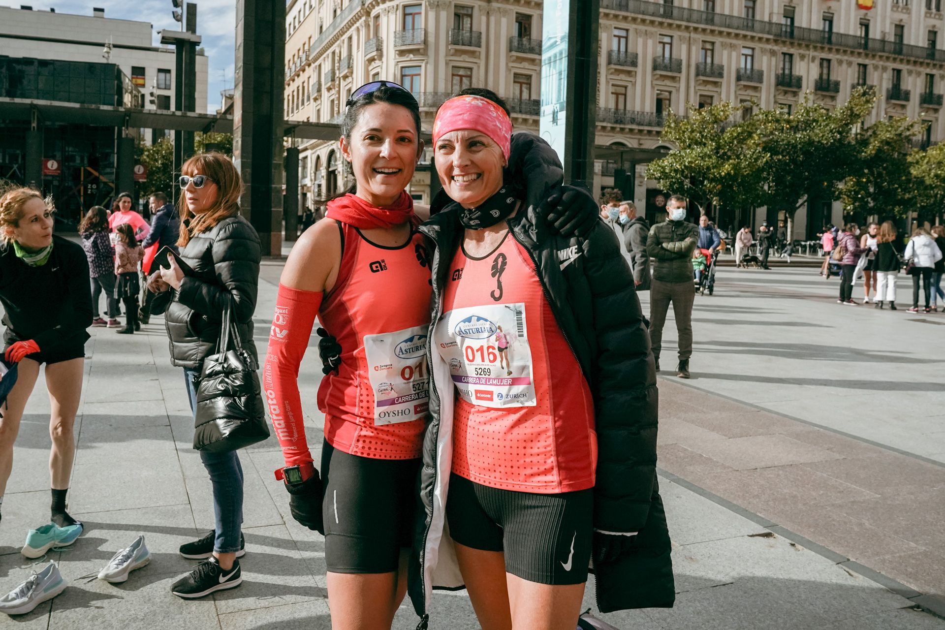 Las mejores fotos de la Carrera de la Mujer Central Lechera Asturiana Zaragoza 2021 (AMBIENTE DE META)