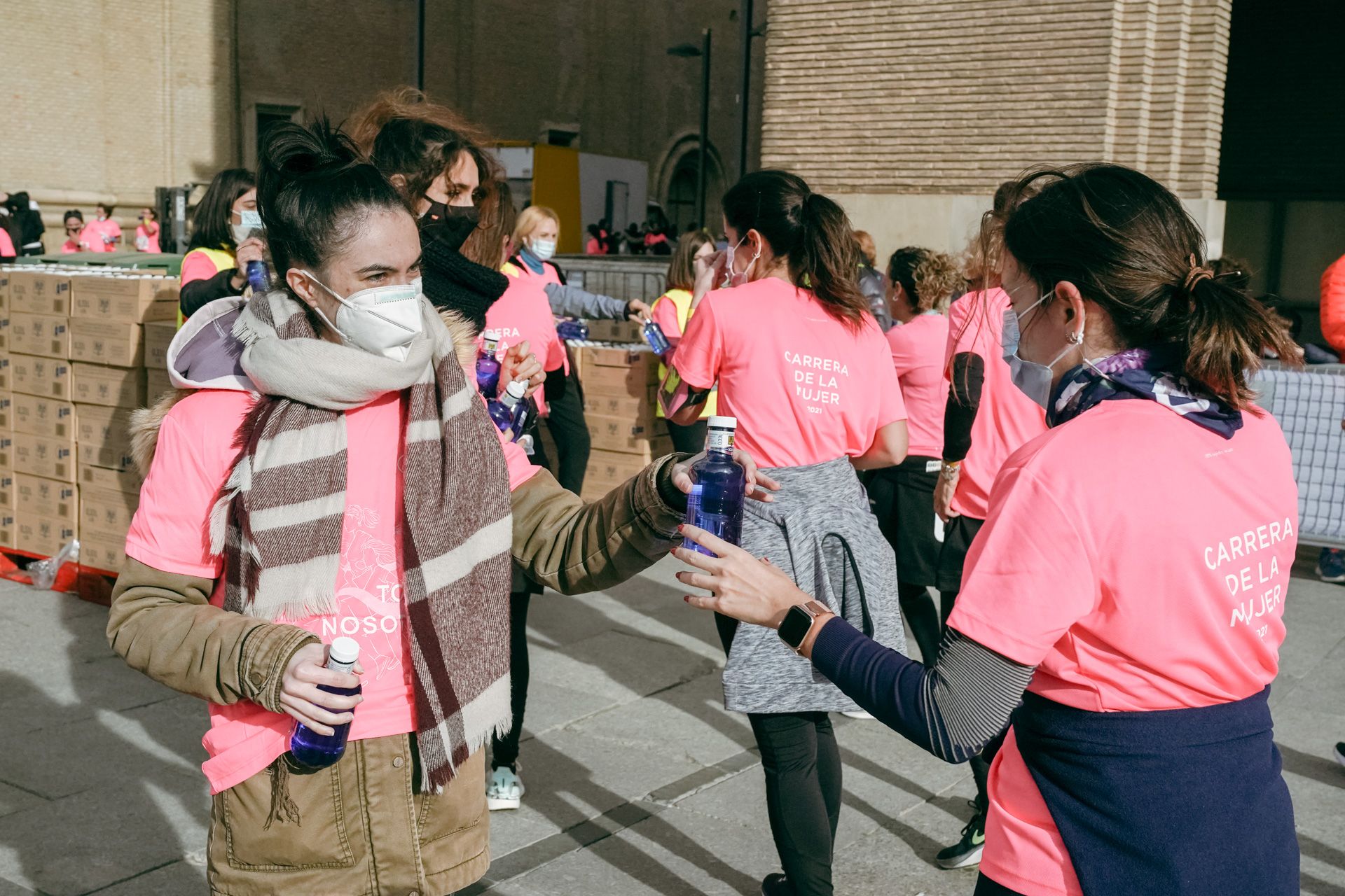 Las mejores fotos de la Carrera de la Mujer Central Lechera Asturiana Zaragoza 2021 (AMBIENTE DE META)