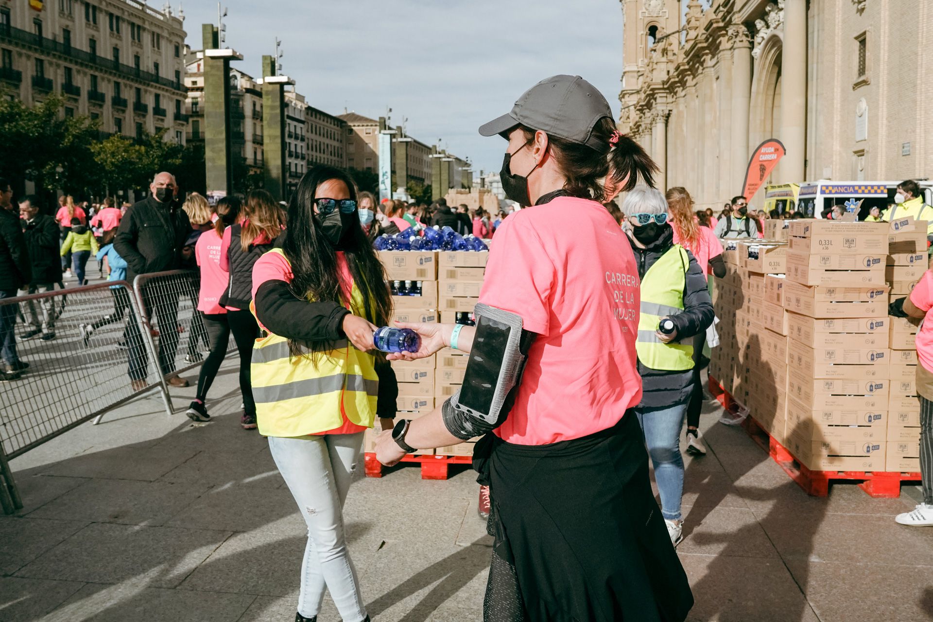 Las mejores fotos de la Carrera de la Mujer Central Lechera Asturiana Zaragoza 2021 (AMBIENTE DE META)
