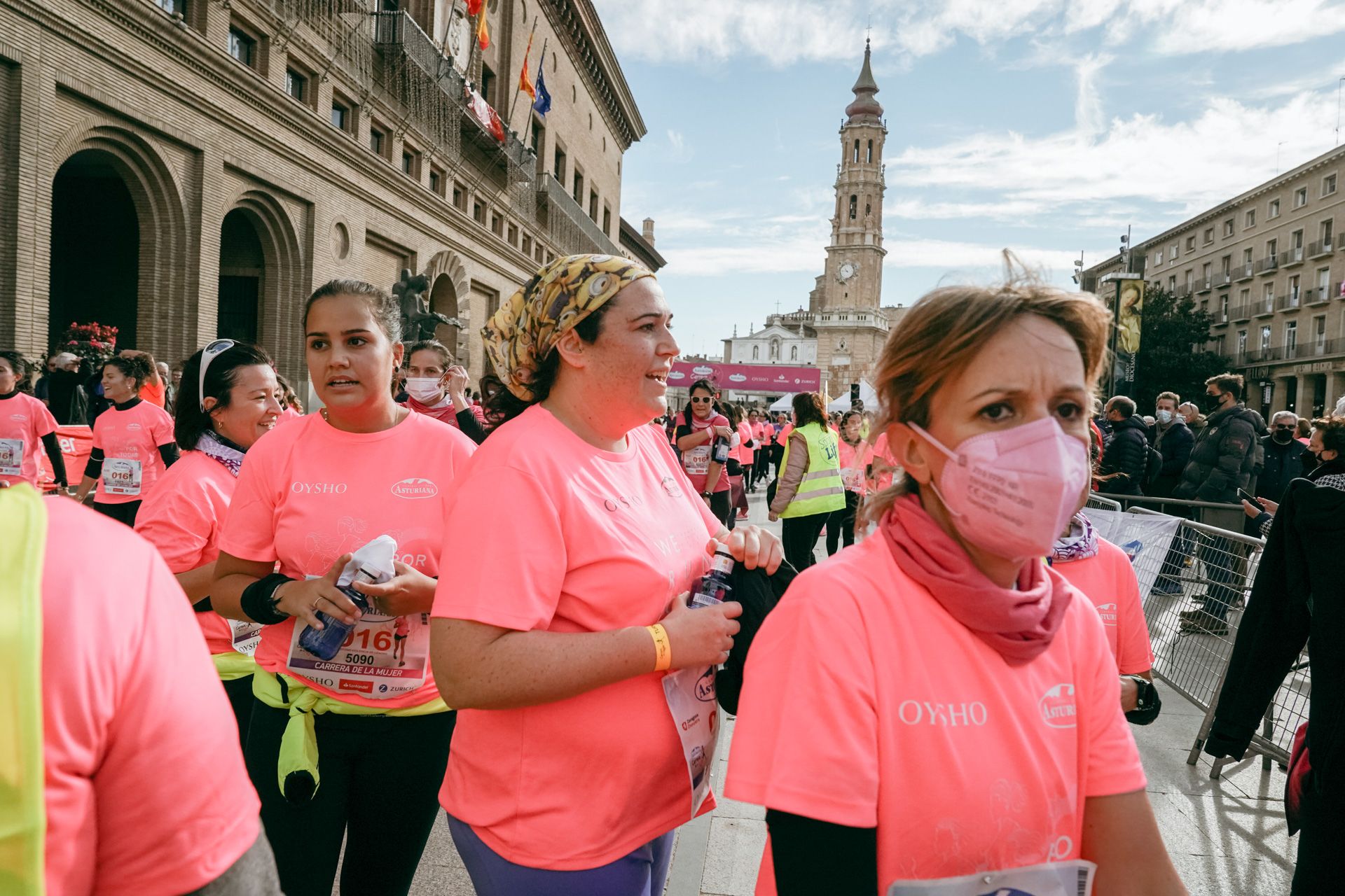 Las mejores fotos de la Carrera de la Mujer Central Lechera Asturiana Zaragoza 2021 (AMBIENTE DE META)