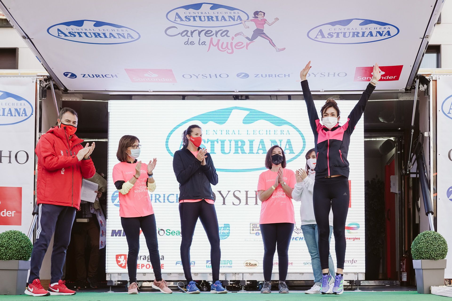 Las mejores fotos de la Carrera de la Mujer Central Lechera Asturiana Zaragoza 2021 (CEREMONIAS DE PREMIACIÓN)
