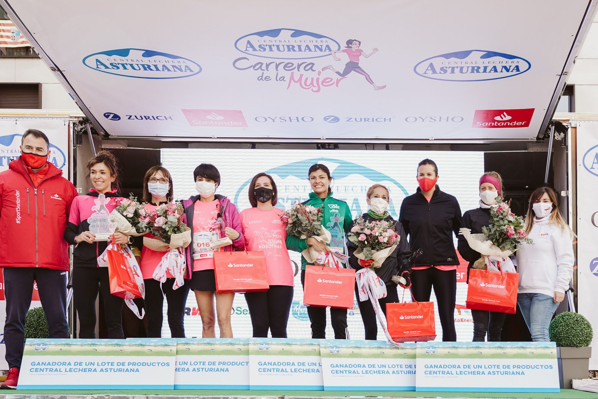 Las mejores fotos de la Carrera de la Mujer Central Lechera Asturiana Zaragoza 2021 (CEREMONIAS DE PREMIACIÓN)