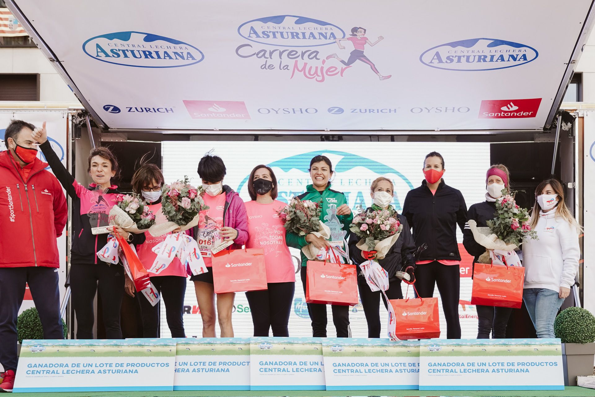 Las mejores fotos de la Carrera de la Mujer Central Lechera Asturiana Zaragoza 2021 (CEREMONIAS DE PREMIACIÓN)