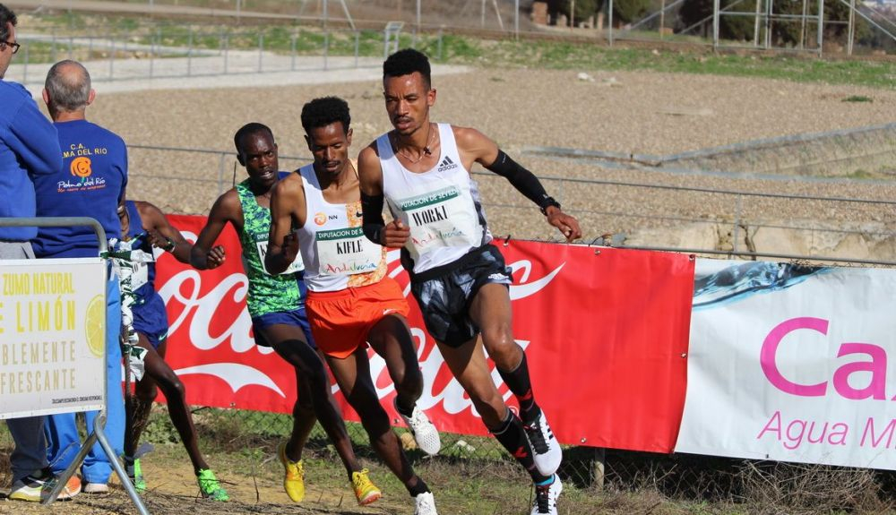 Tadese Worku corriendo el Cross de Itálica 2020 | Foto: Fran Aguilera Tadese Worku corriendo el Cross de Itálica 2020 | Foto: Fran Aguilera