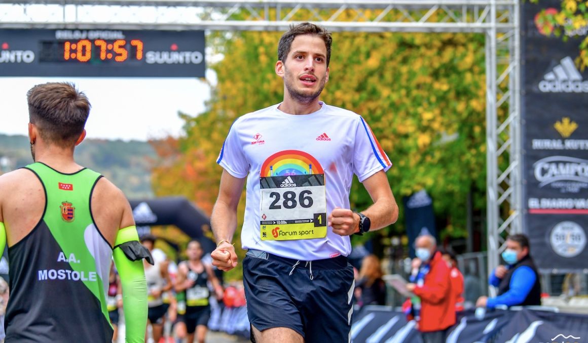 Tras cruzar la línea de meta de la Behobia San Sebastián con el objetivo cumplido. CANOPHOTOSPORT. Tras cruzar la línea de meta de la Behobia San Sebastián con el objetivo cumplido. CANOPHOTOSPORT.