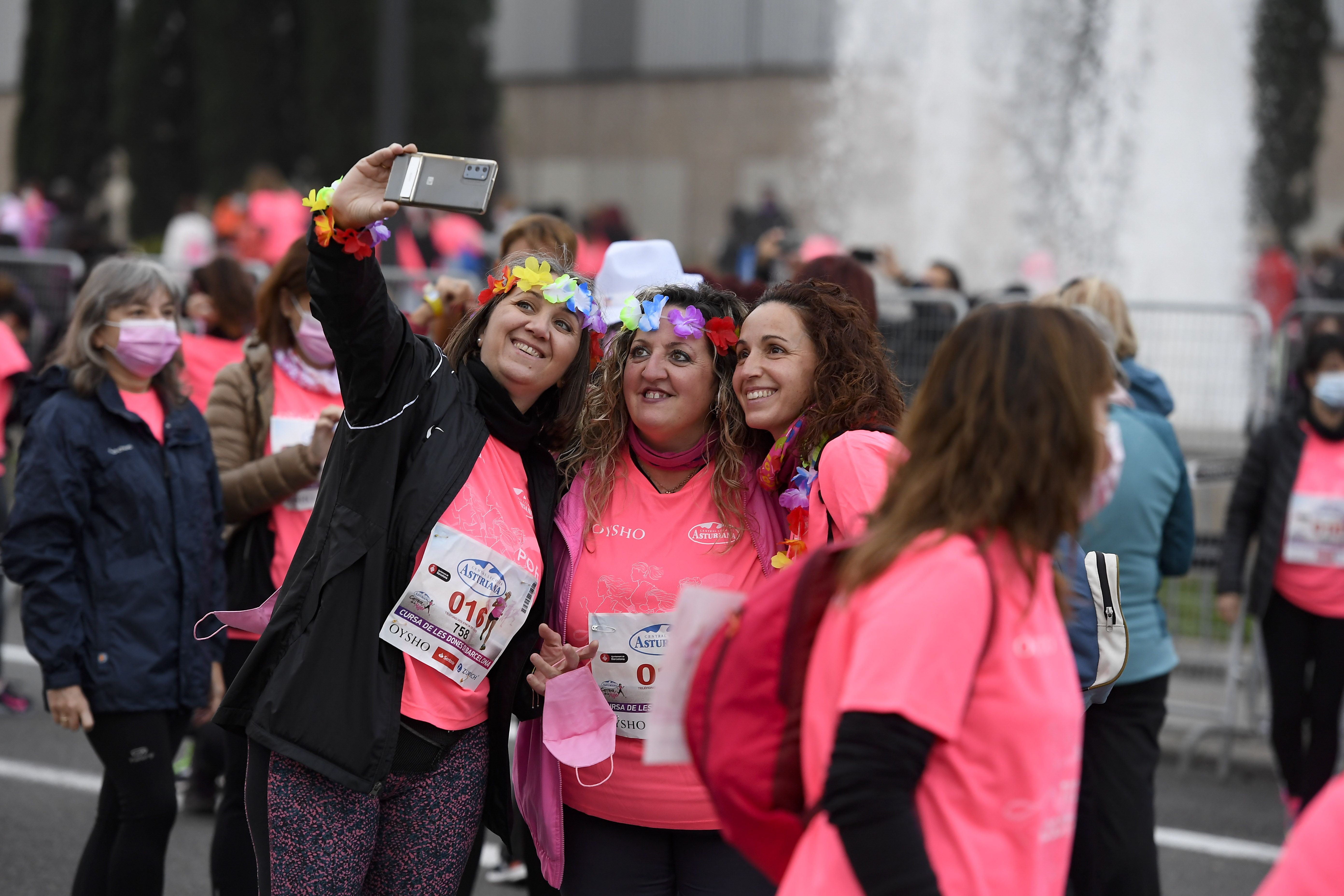 Las mejores fotos de la Carrera de la Mujer Central Lechera Asturiana Barcelona 2021 (SALIDA / GALERÍA 1)