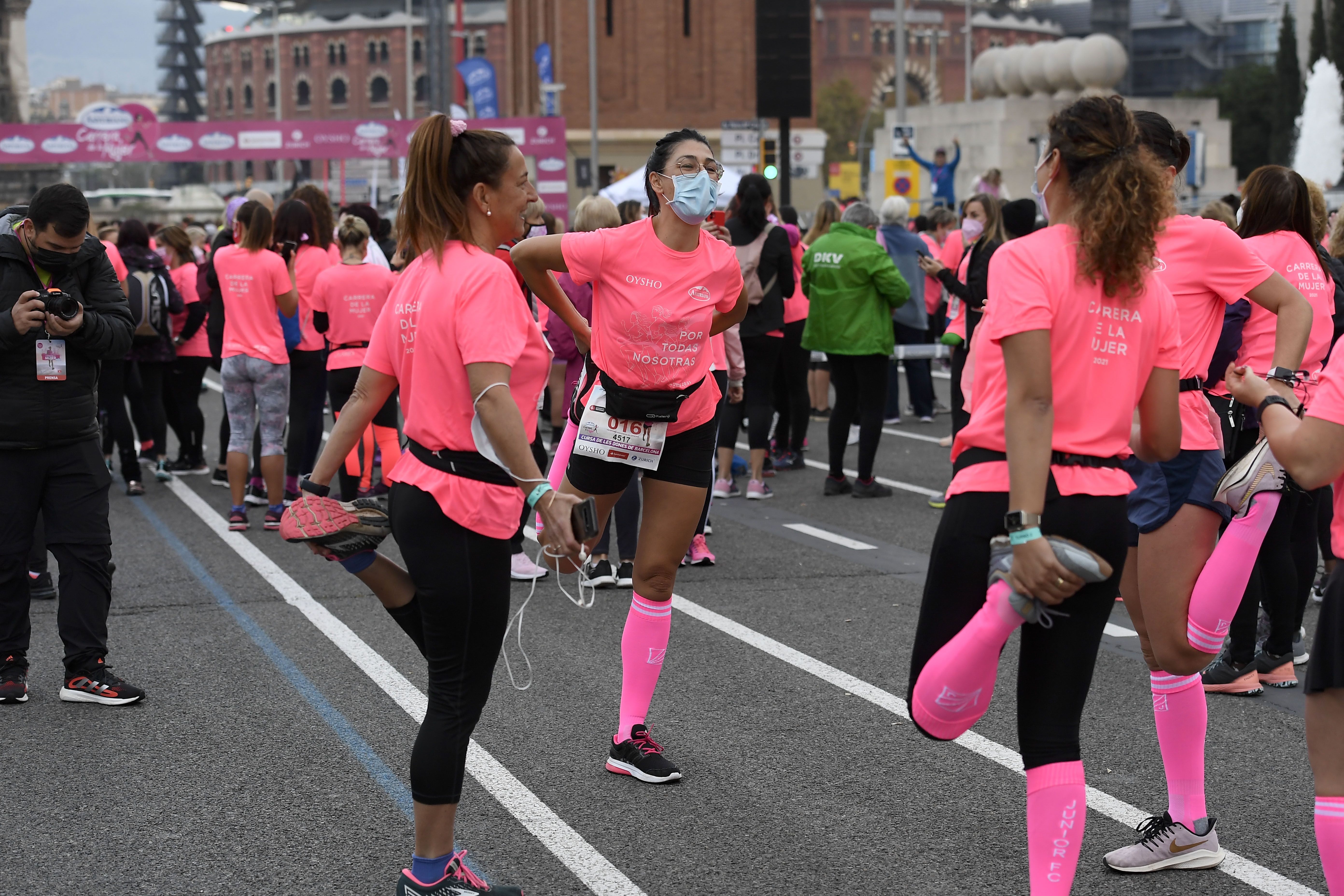 Las mejores fotos de la Carrera de la Mujer Central Lechera Asturiana Barcelona 2021 (SALIDA / GALERÍA 1)