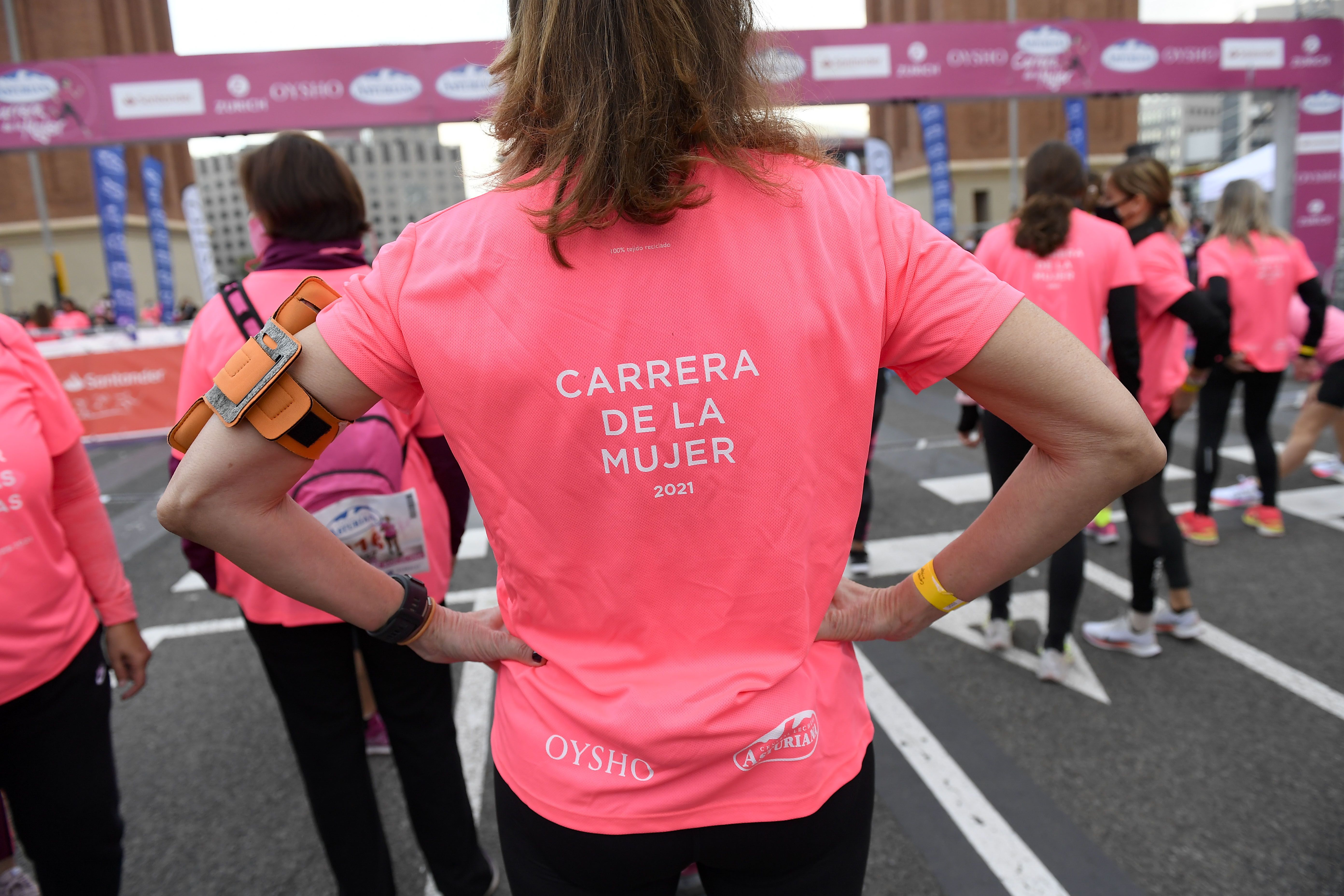 Las mejores fotos de la Carrera de la Mujer Central Lechera Asturiana Barcelona 2021 (SALIDA / GALERÍA 1)