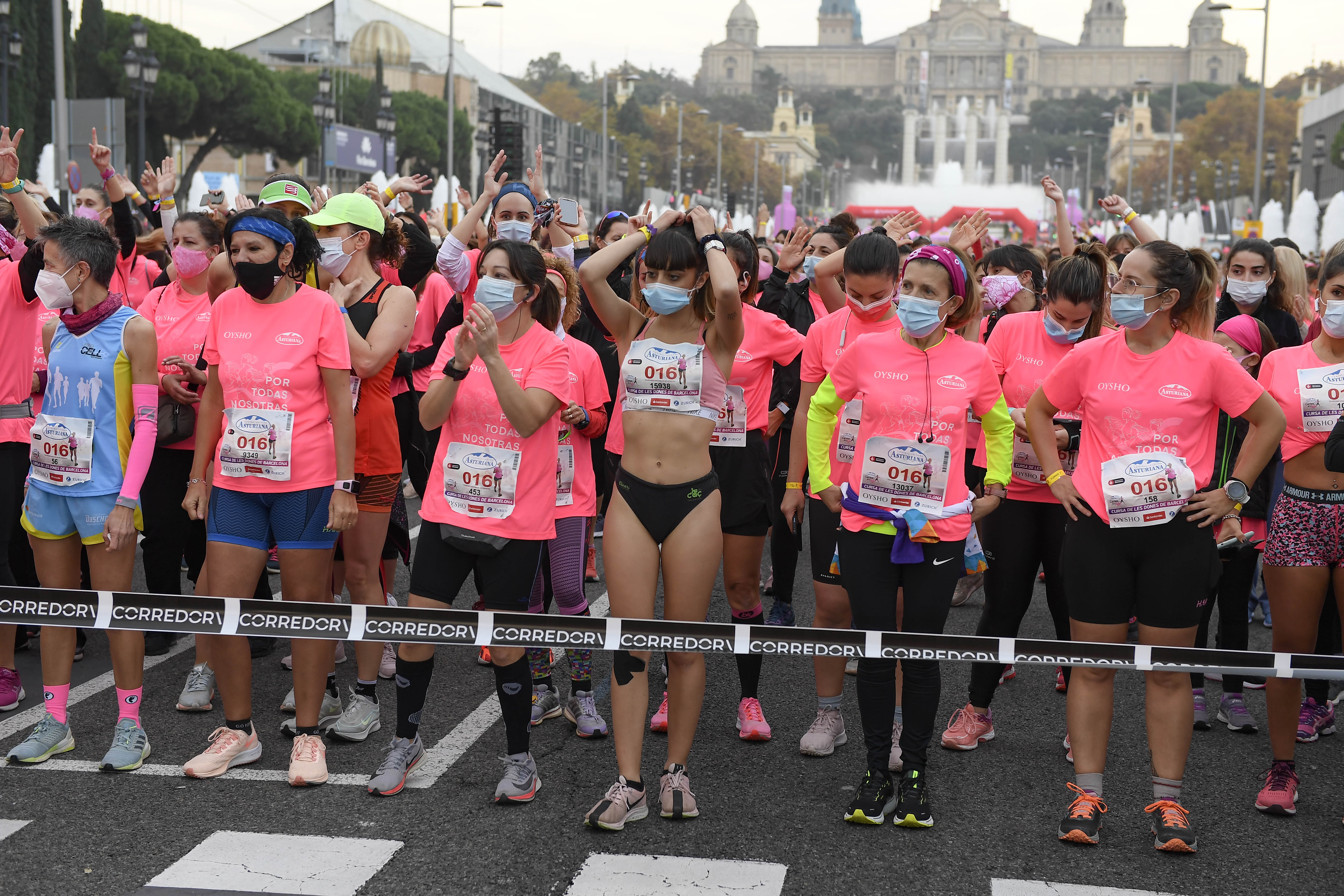 Las mejores fotos de la Carrera de la Mujer Central Lechera Asturiana Barcelona 2021 (SALIDA / GALERÍA 1)