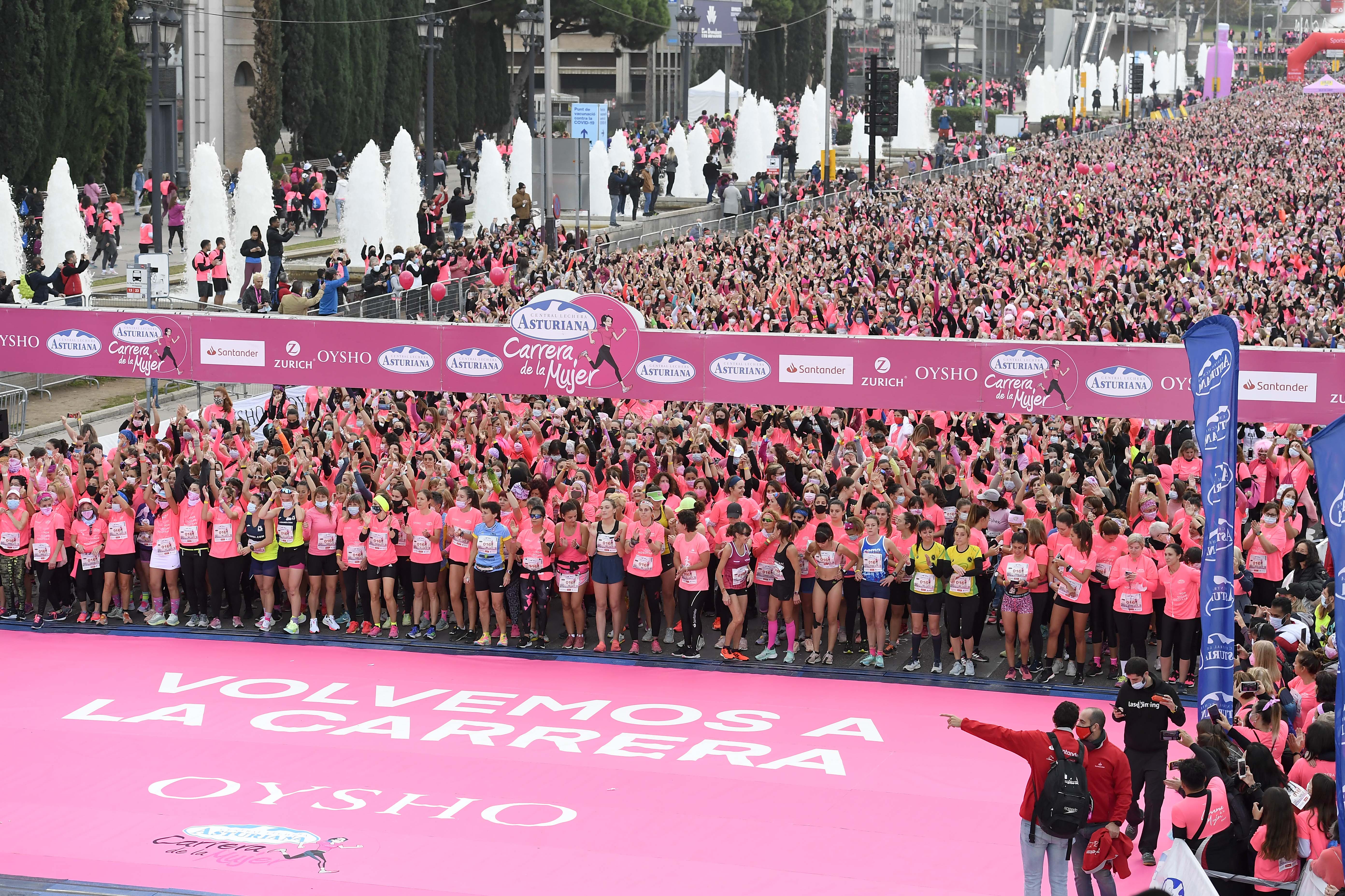Las mejores fotos de la Carrera de la Mujer Central Lechera Asturiana Barcelona 2021 (SALIDA / GALERÍA 1)