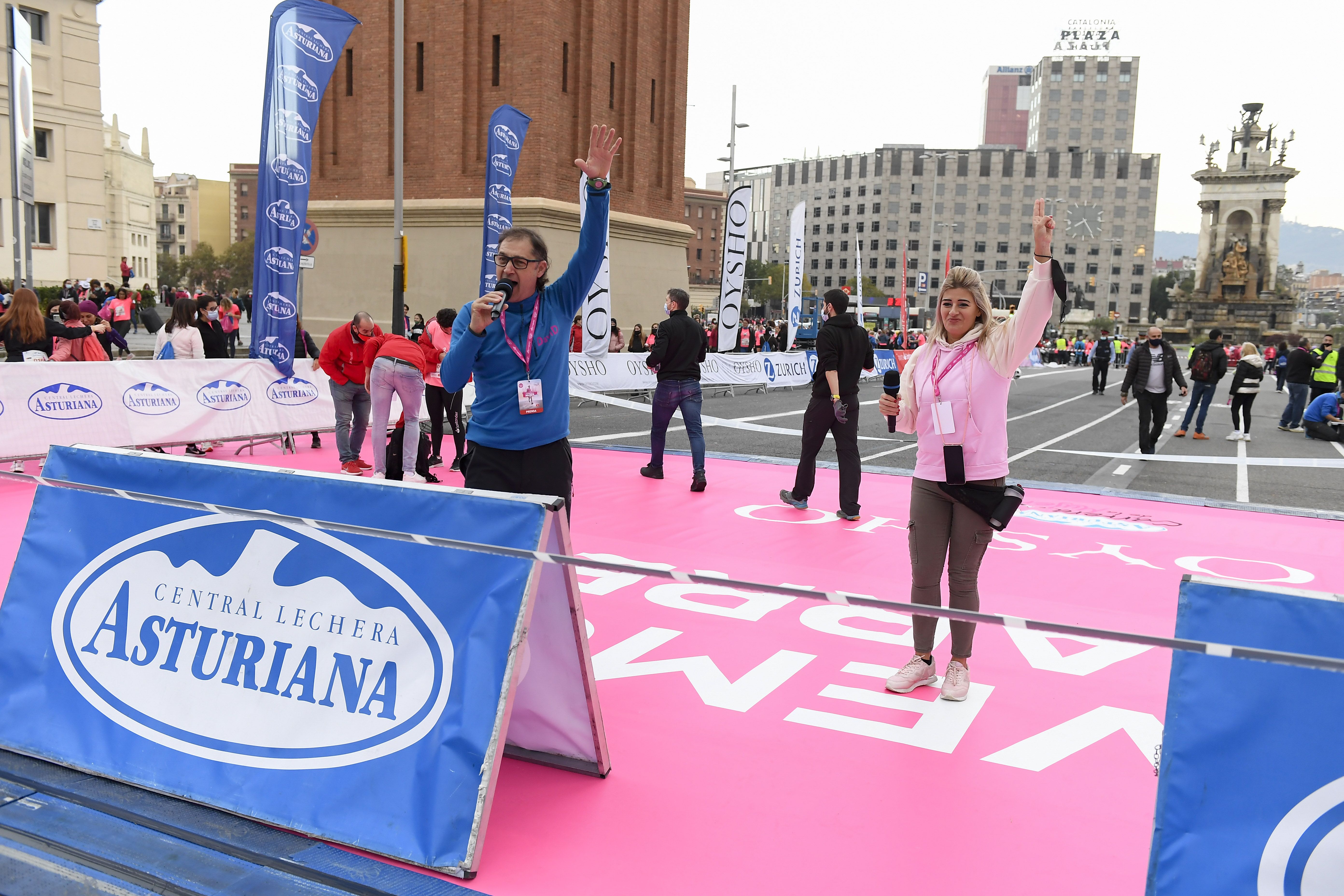 Las mejores fotos de la Carrera de la Mujer Central Lechera Asturiana Barcelona 2021 (SALIDA / GALERÍA 1)