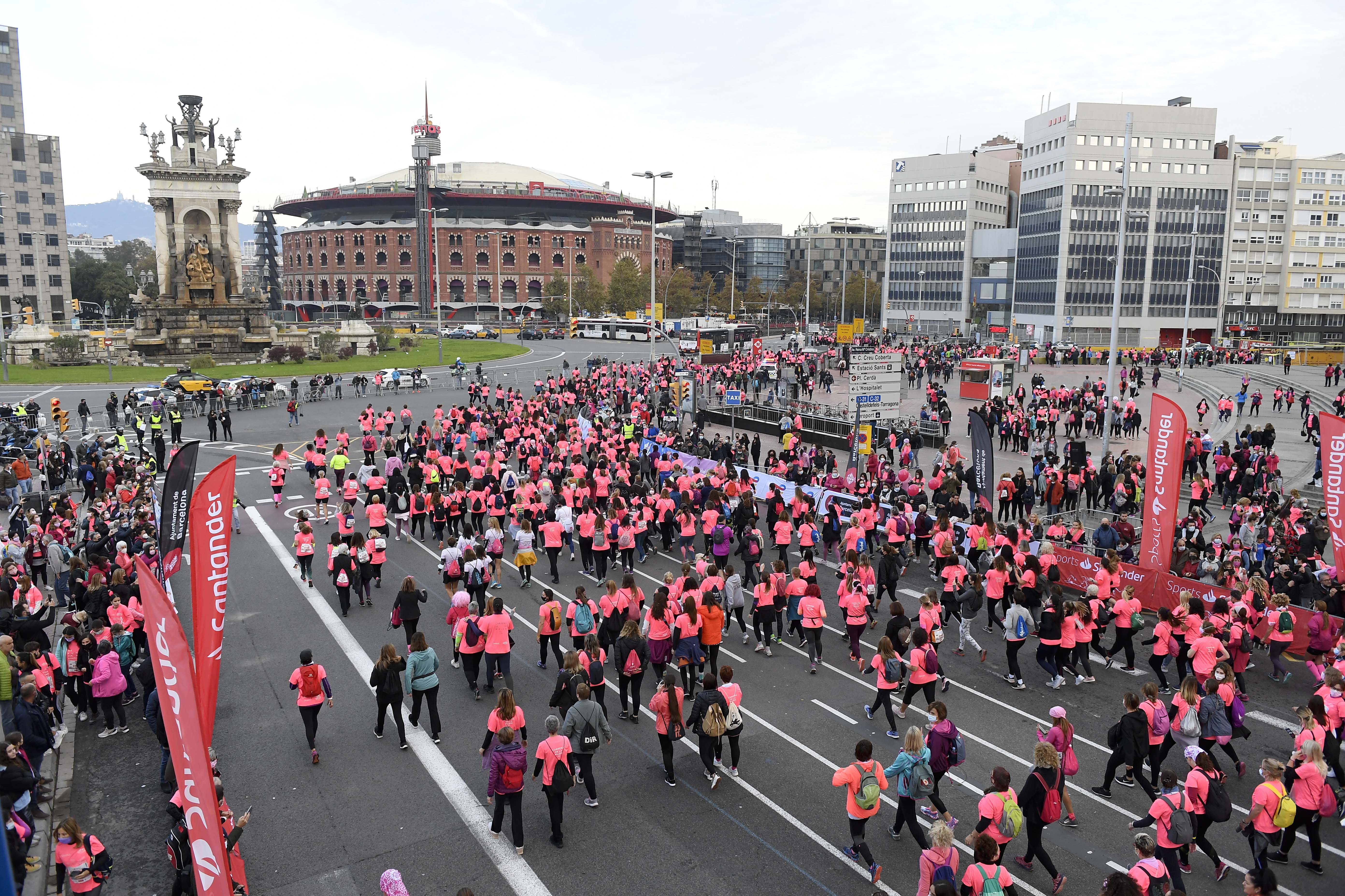 Las mejores fotos de la Carrera de la Mujer Central Lechera Asturiana Barcelona 2021 (SALIDA / GALERÍA 2)