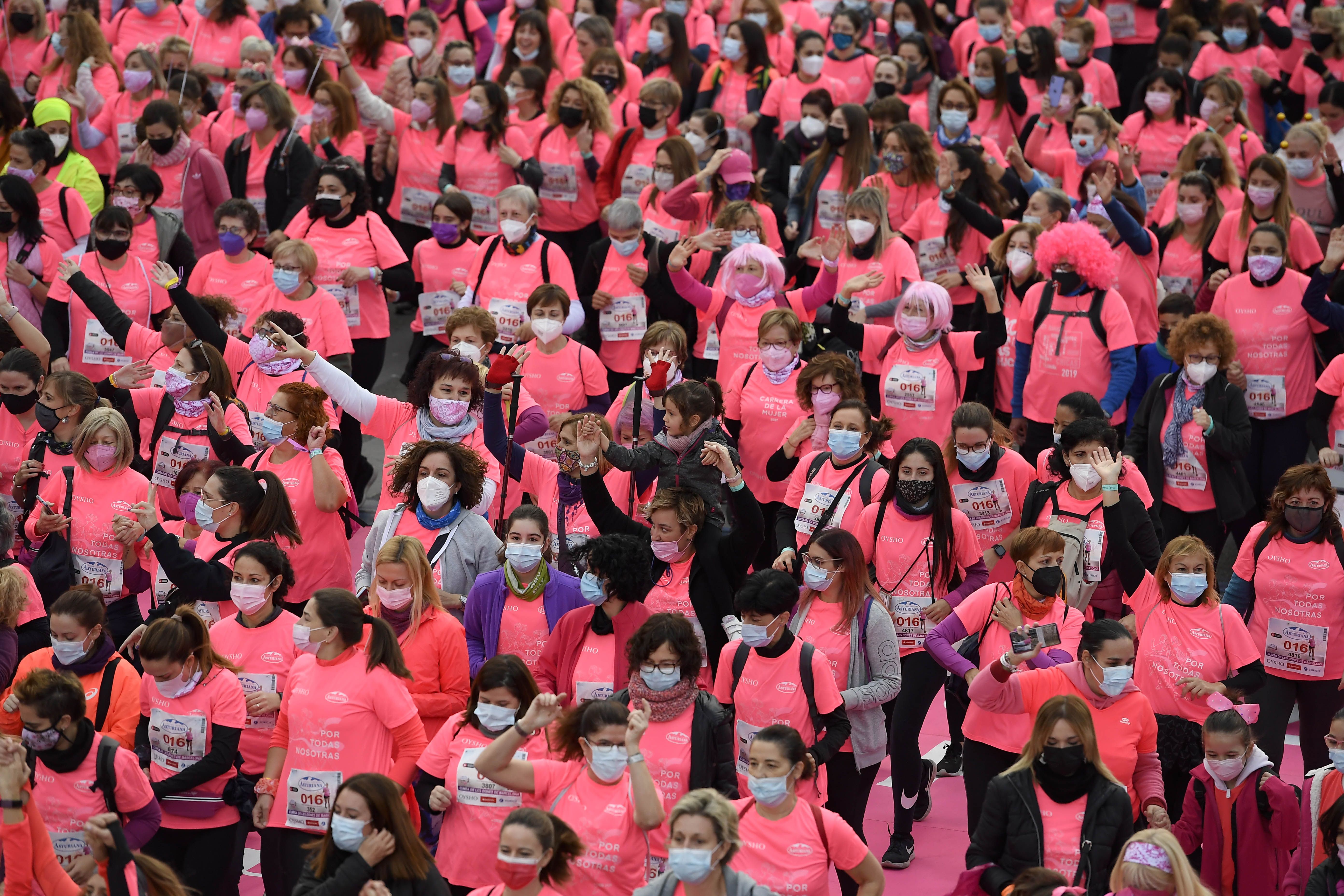 Las mejores fotos de la Carrera de la Mujer Central Lechera Asturiana Barcelona 2021 (SALIDA / GALERÍA 2)