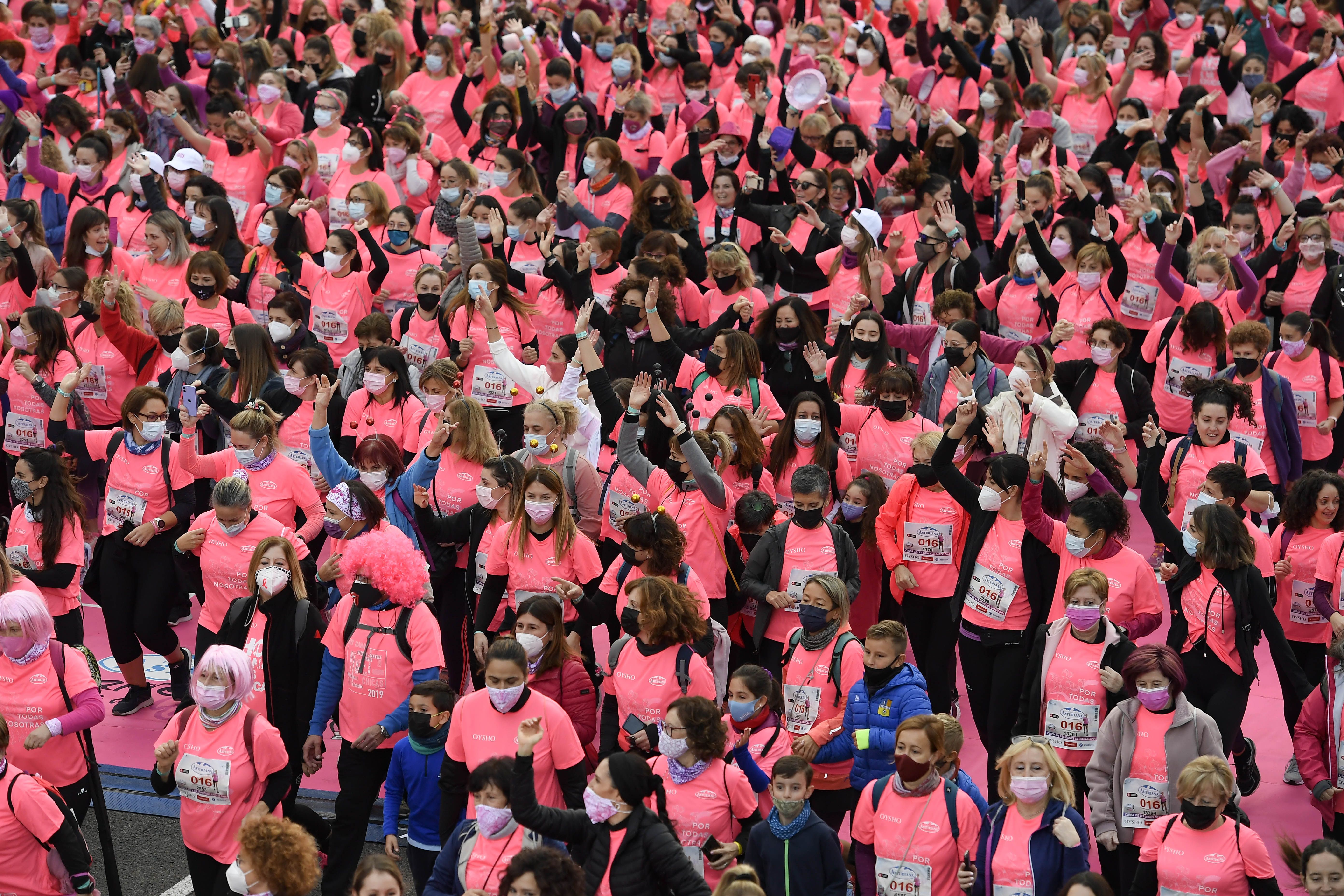 Las mejores fotos de la Carrera de la Mujer Central Lechera Asturiana Barcelona 2021 (SALIDA / GALERÍA 2)