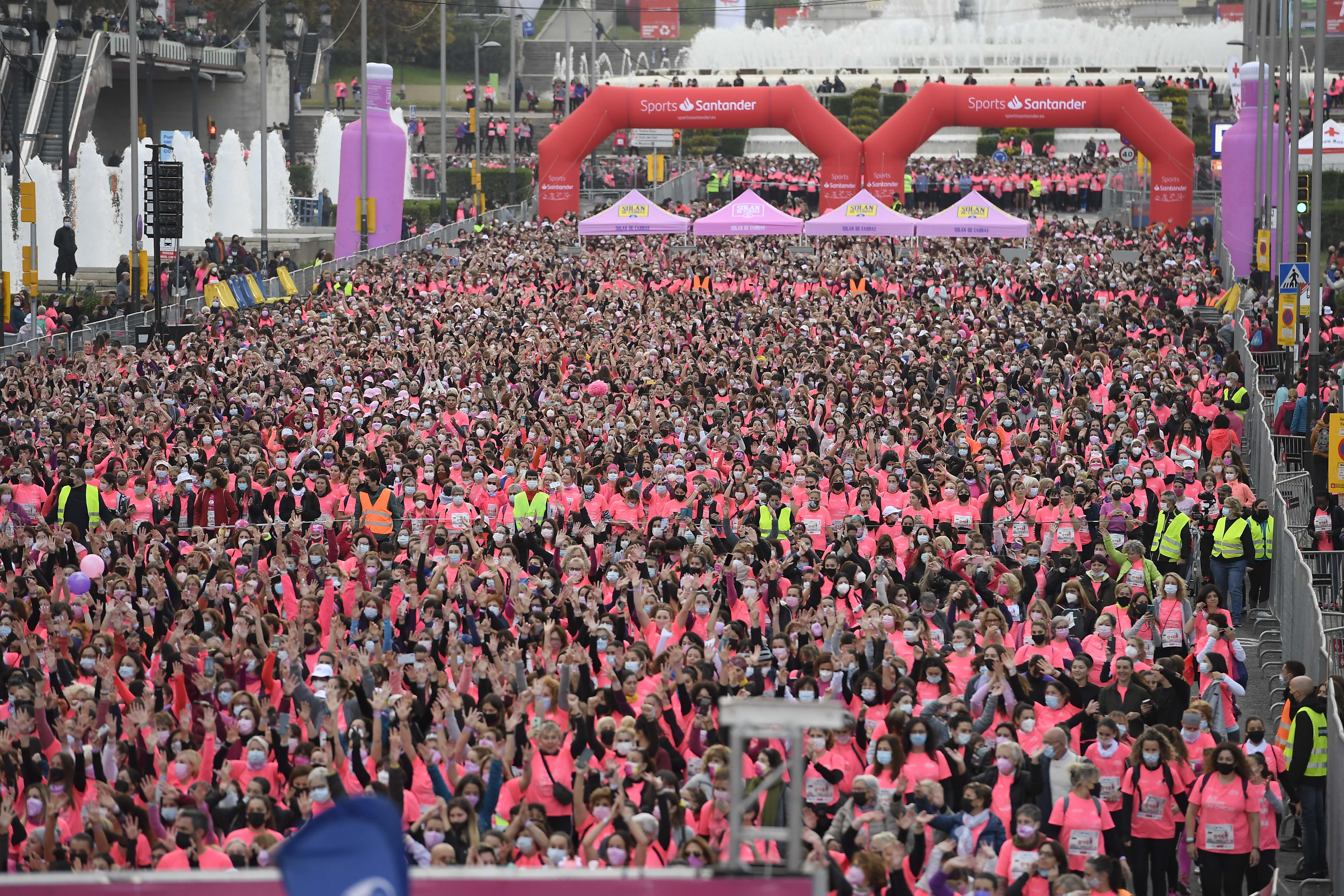 Las mejores fotos de la Carrera de la Mujer Central Lechera Asturiana Barcelona 2021 (SALIDA / GALERÍA 2)