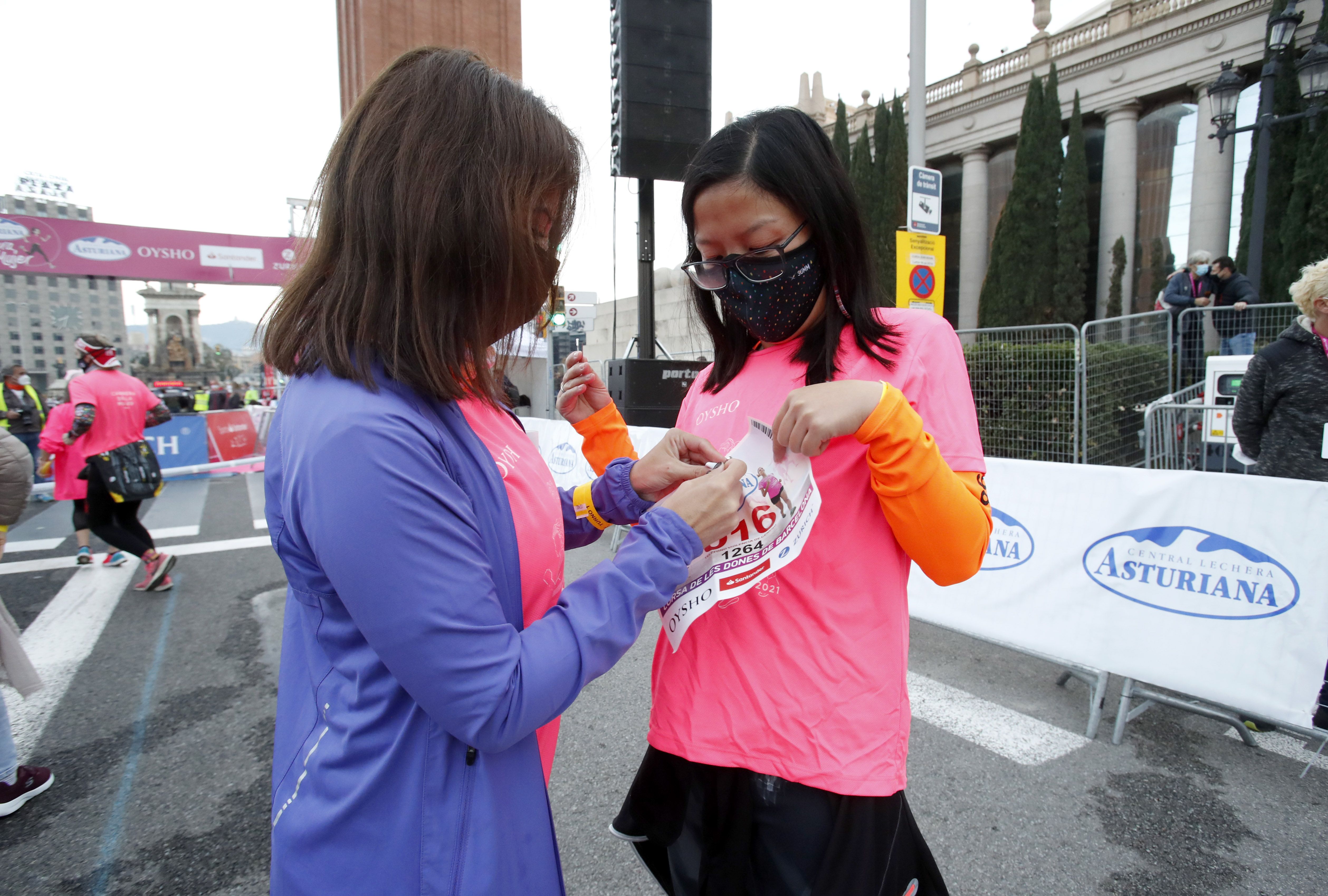 Las mejores fotos de la Carrera de la Mujer Central Lechera Asturiana Barcelona 2021 (SALIDA / GALERÍA 2)