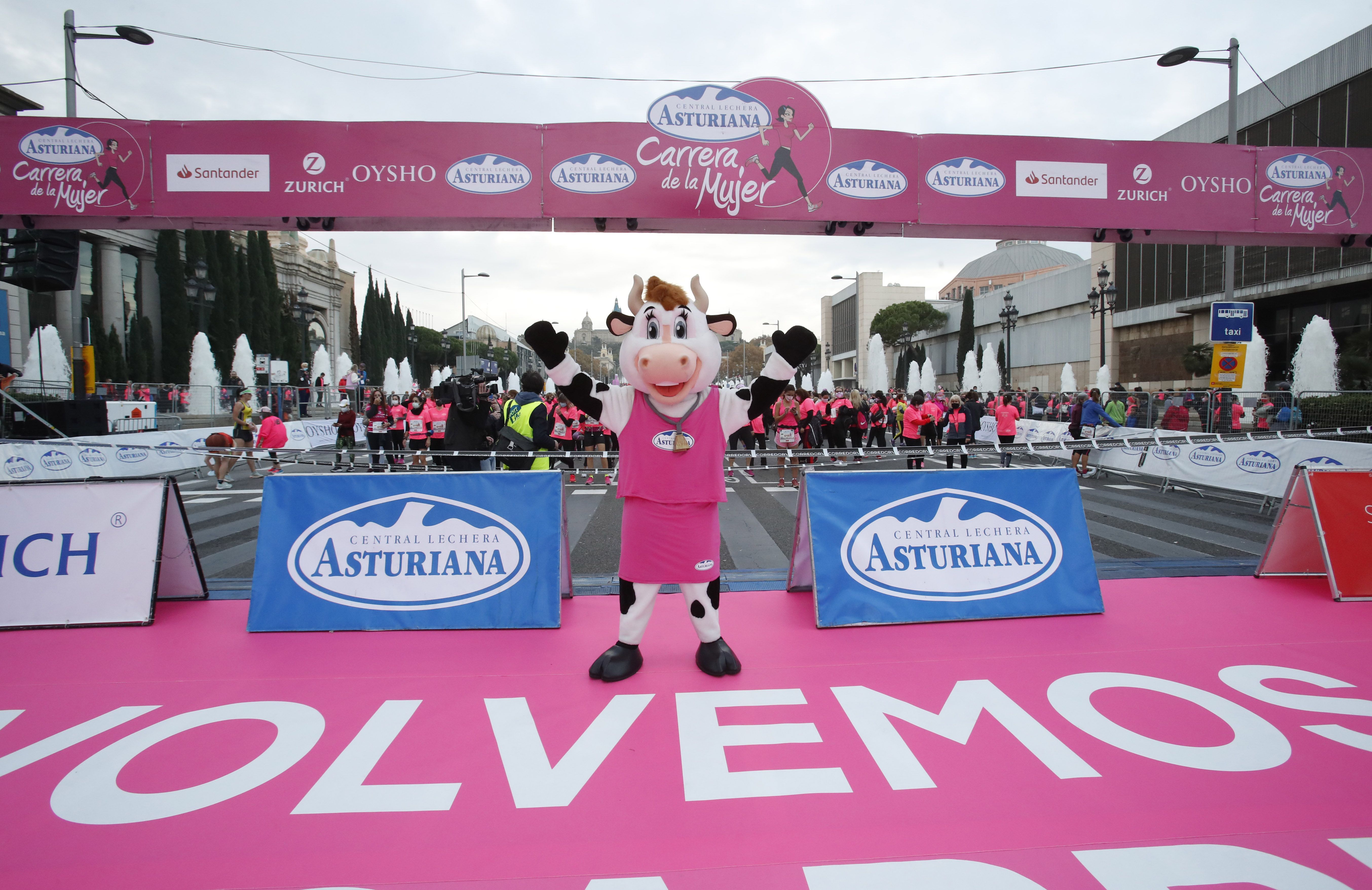 Las mejores fotos de la Carrera de la Mujer Central Lechera Asturiana Barcelona 2021 (SALIDA / GALERÍA 2)