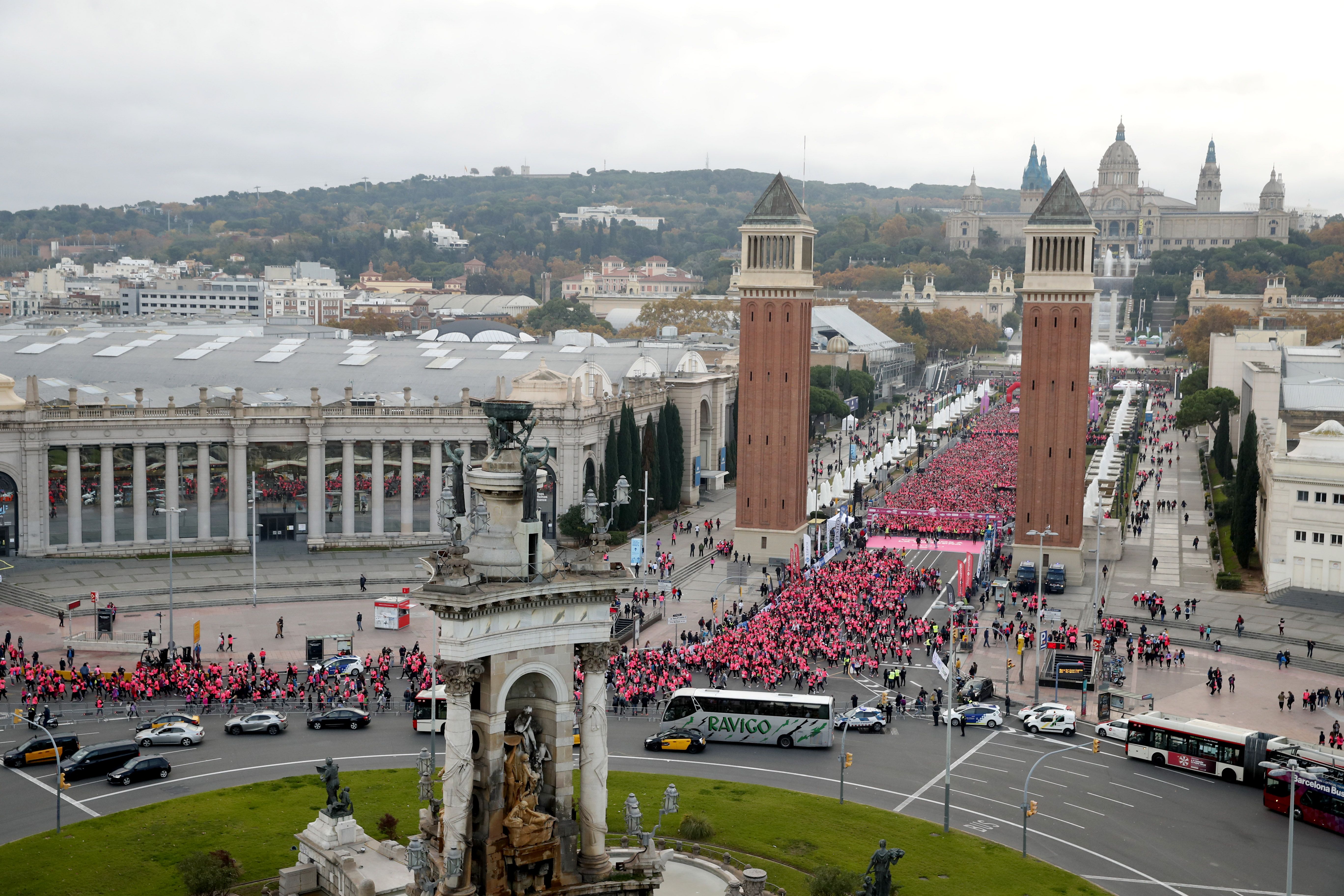 Las mejores fotos de la Carrera de la Mujer Central Lechera Asturiana Barcelona 2021 (SALIDA / GALERÍA 2)