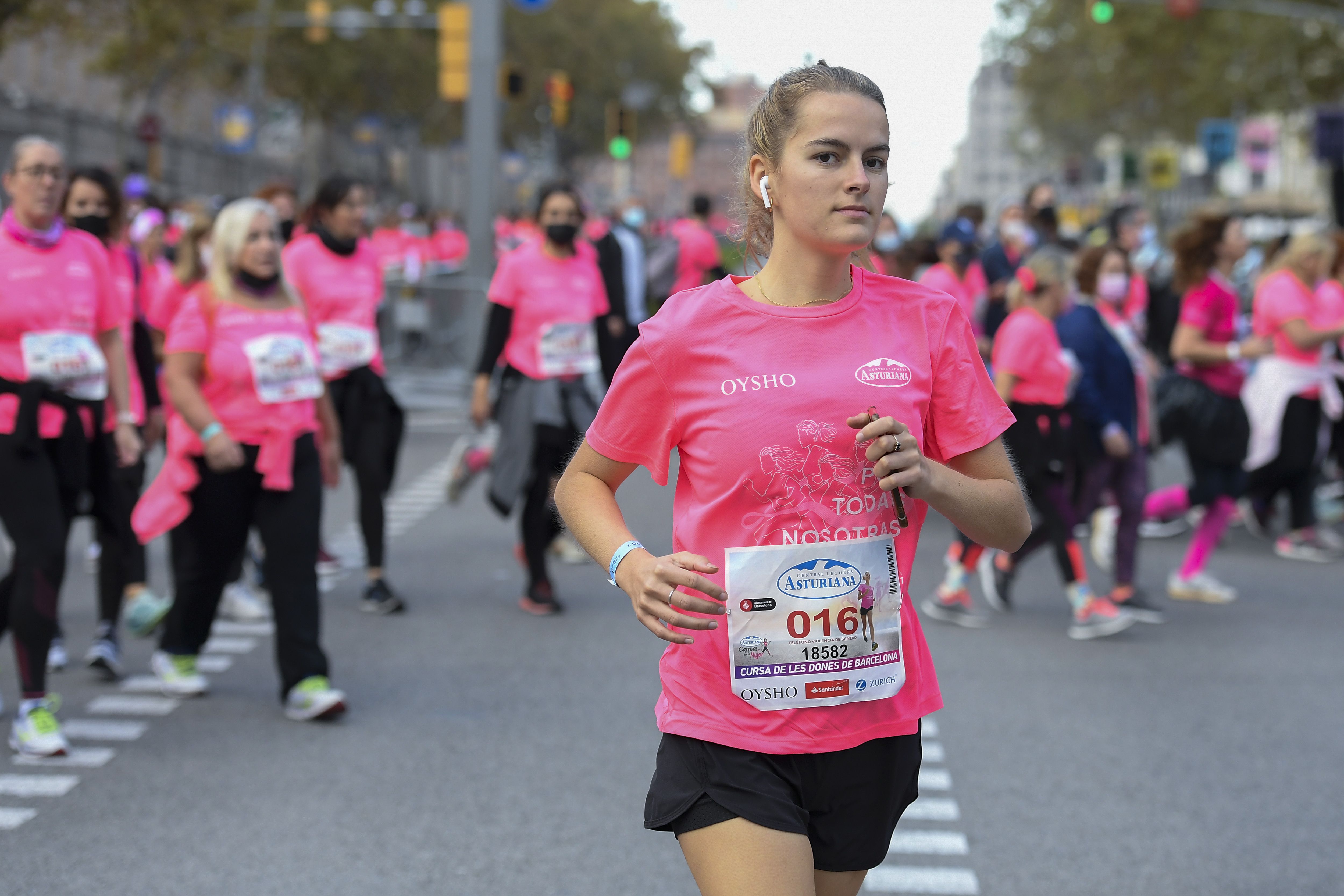 Las mejores fotos de la Carrera de la Mujer Central Lechera Asturiana Barcelona 2021 (CARRERA / GALERÍA 1)