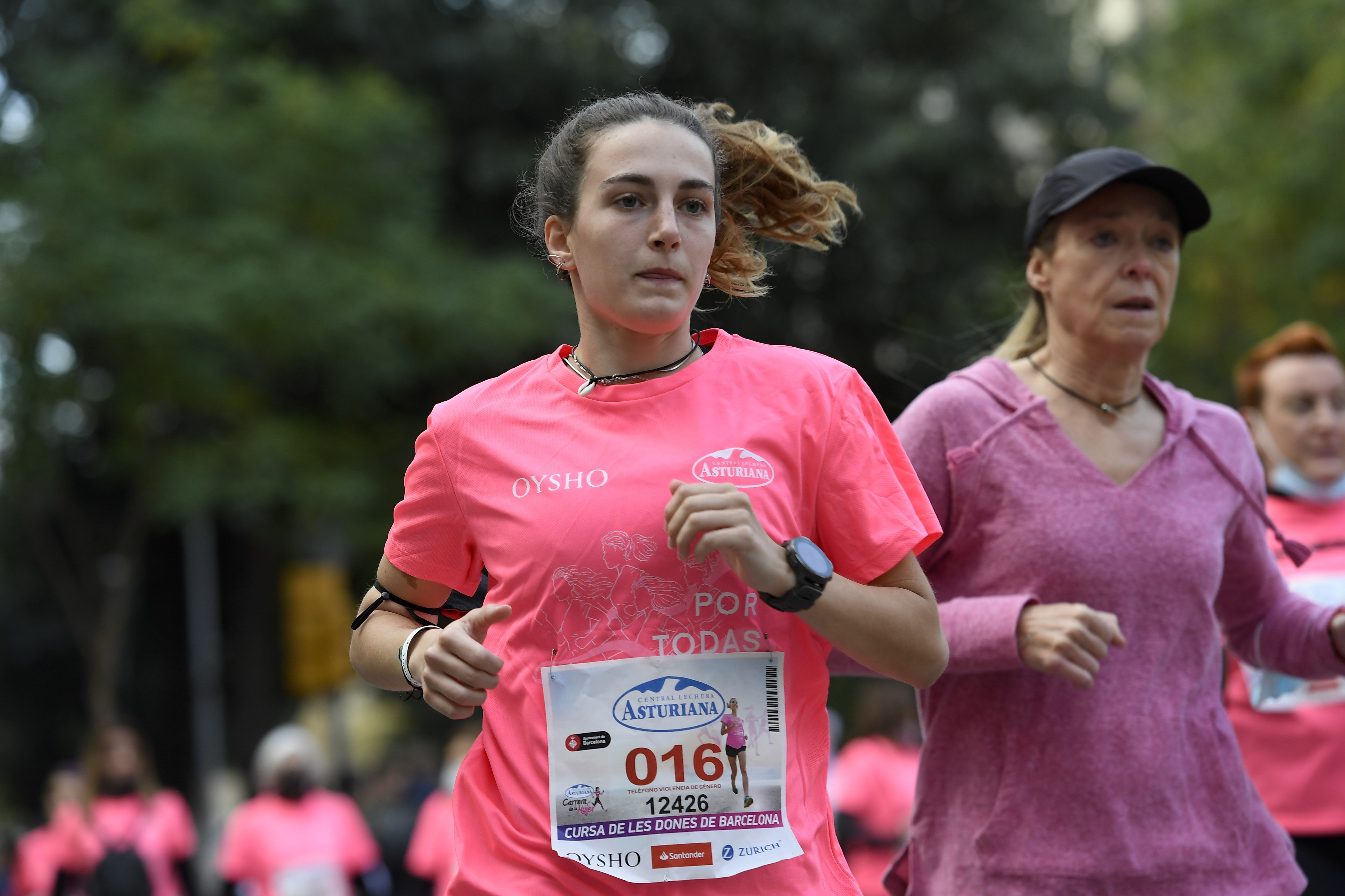 Las mejores fotos de la Carrera de la Mujer Central Lechera Asturiana Barcelona 2021 (CARRERA / GALERÍA 1)