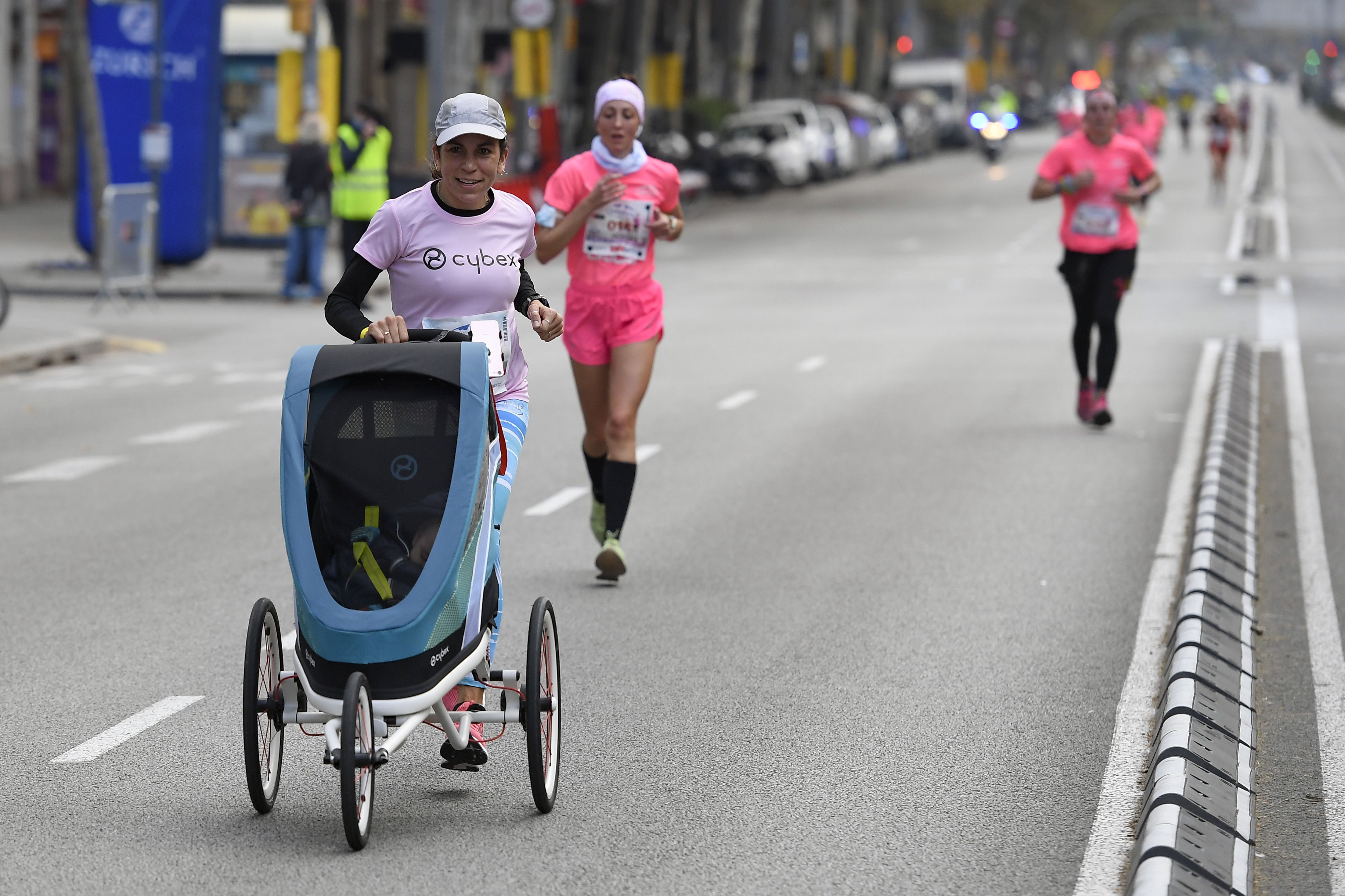 Las mejores fotos de la Carrera de la Mujer Central Lechera Asturiana Barcelona 2021 (CARRERA / GALERÍA 1)