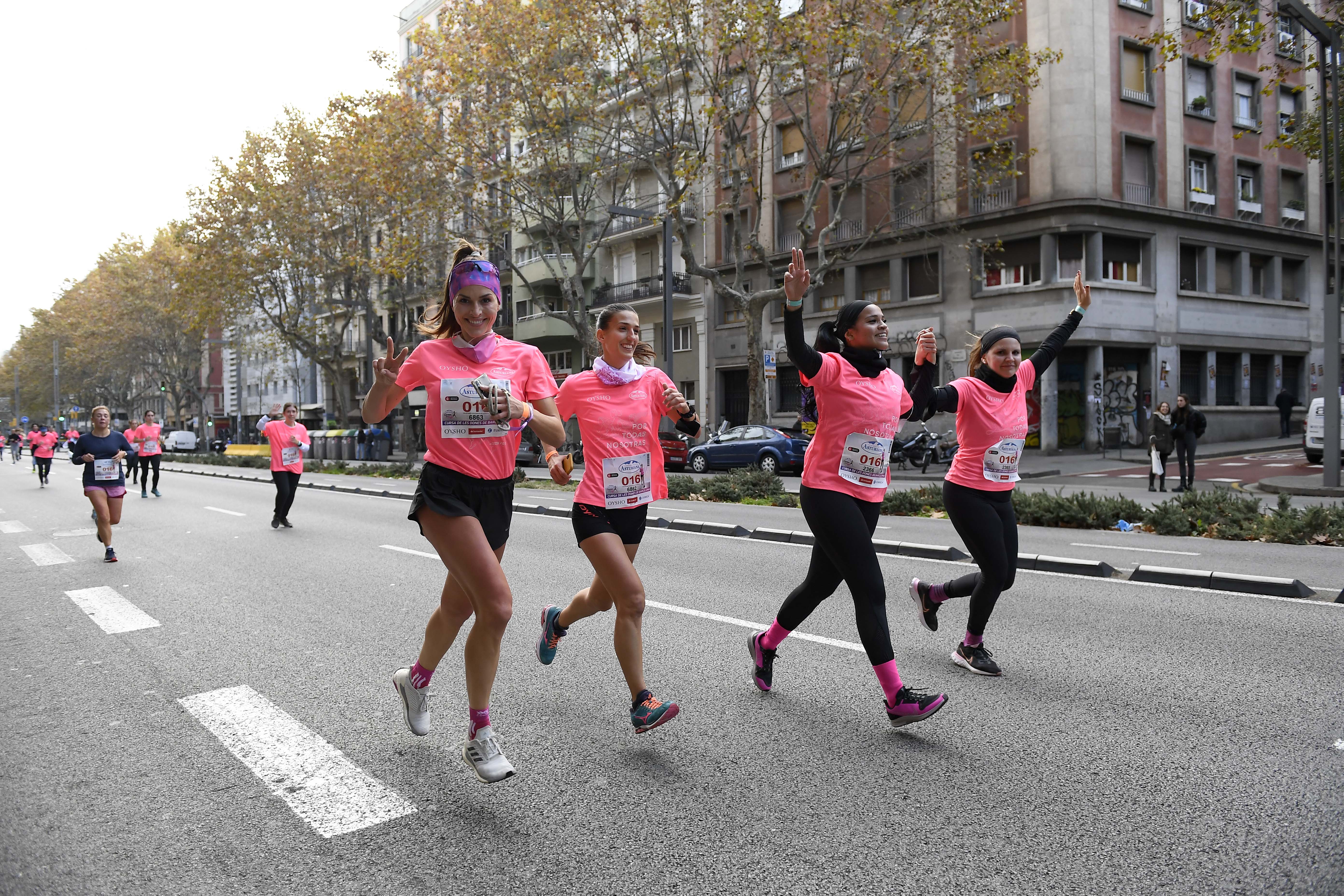 Las mejores fotos de la Carrera de la Mujer Central Lechera Asturiana Barcelona 2021 (CARRERA / GALERÍA 1)