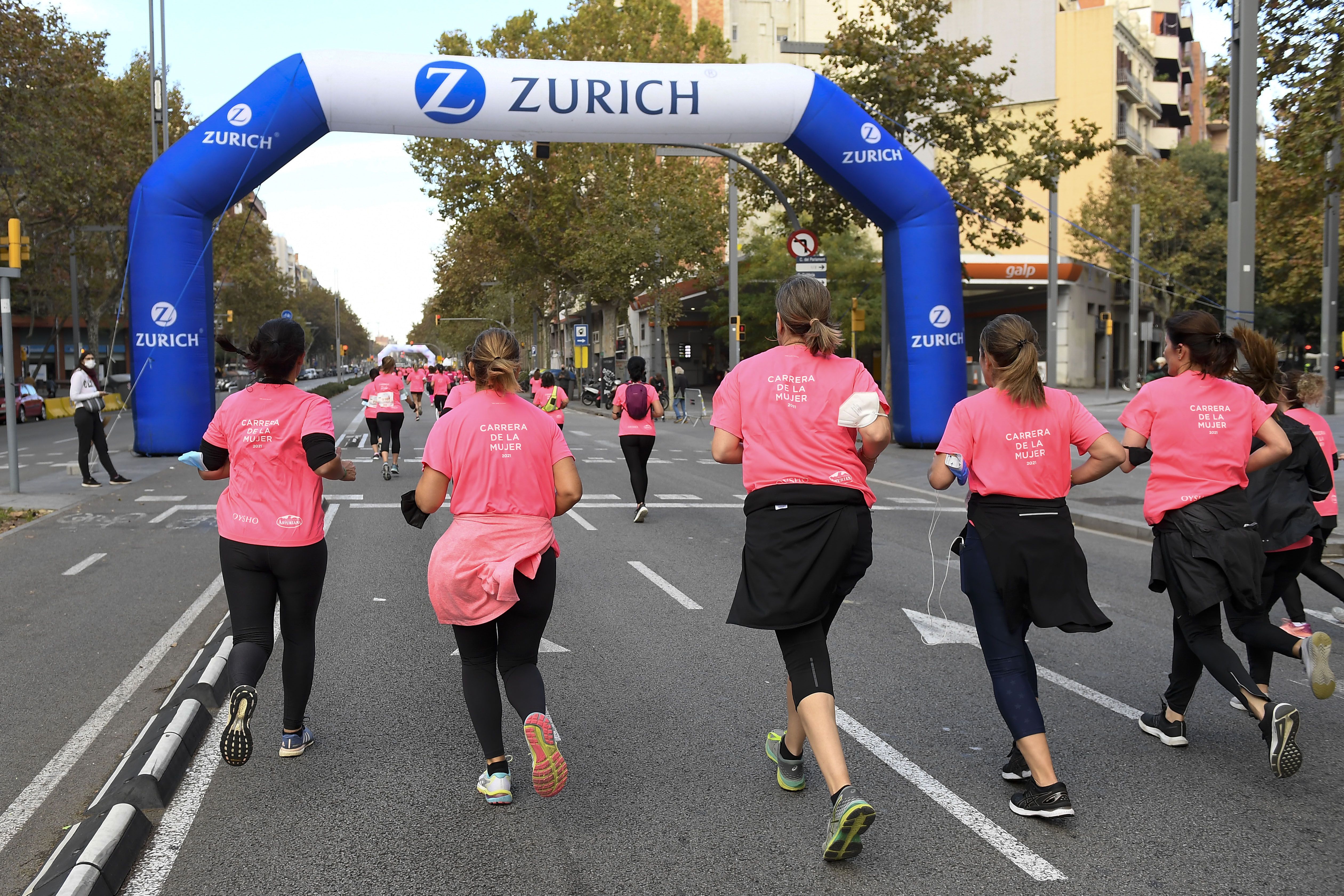 Las mejores fotos de la Carrera de la Mujer Central Lechera Asturiana Barcelona 2021 (CARRERA / GALERÍA 1)