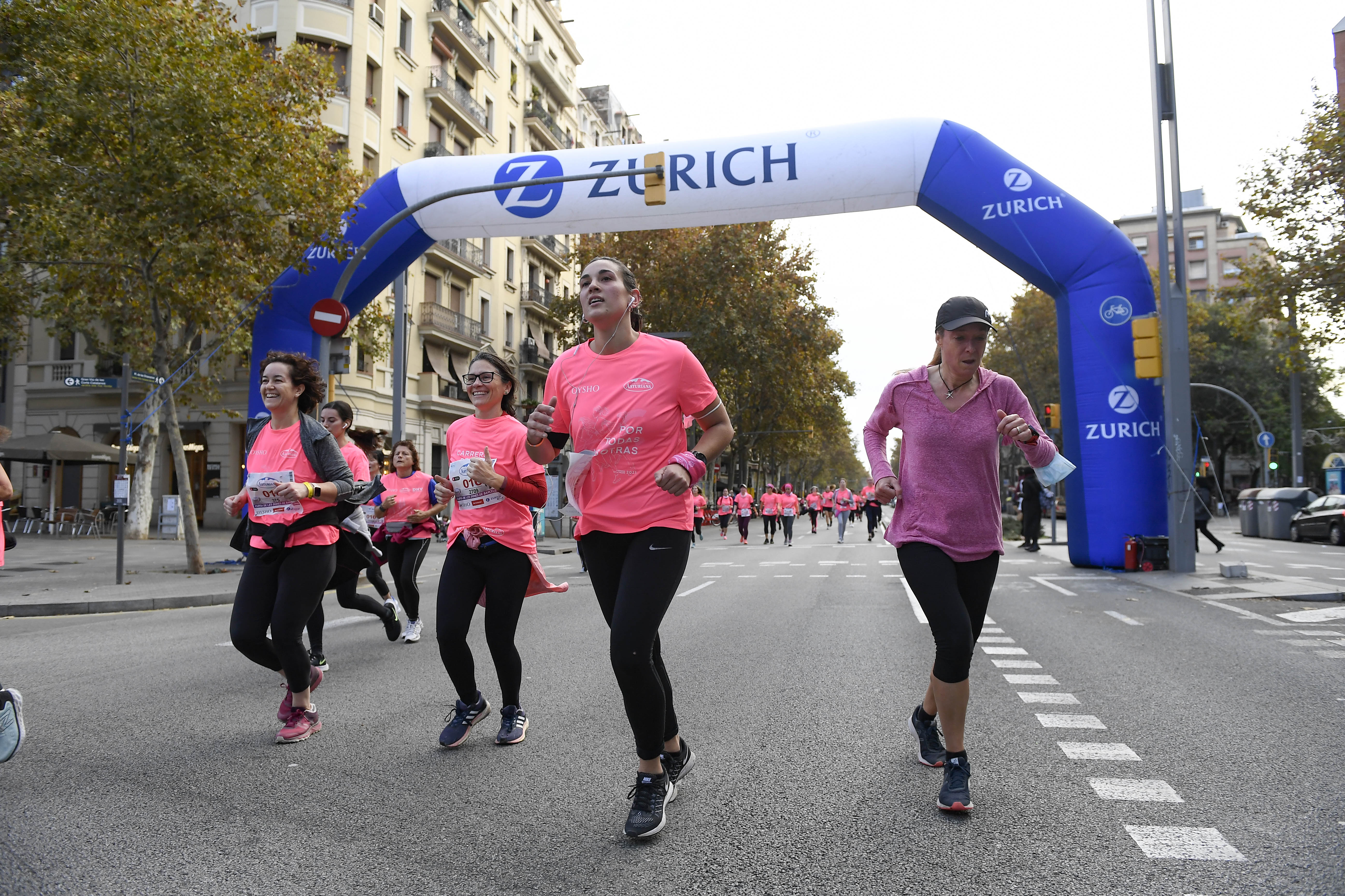 Las mejores fotos de la Carrera de la Mujer Central Lechera Asturiana Barcelona 2021 (CARRERA / GALERÍA 1)