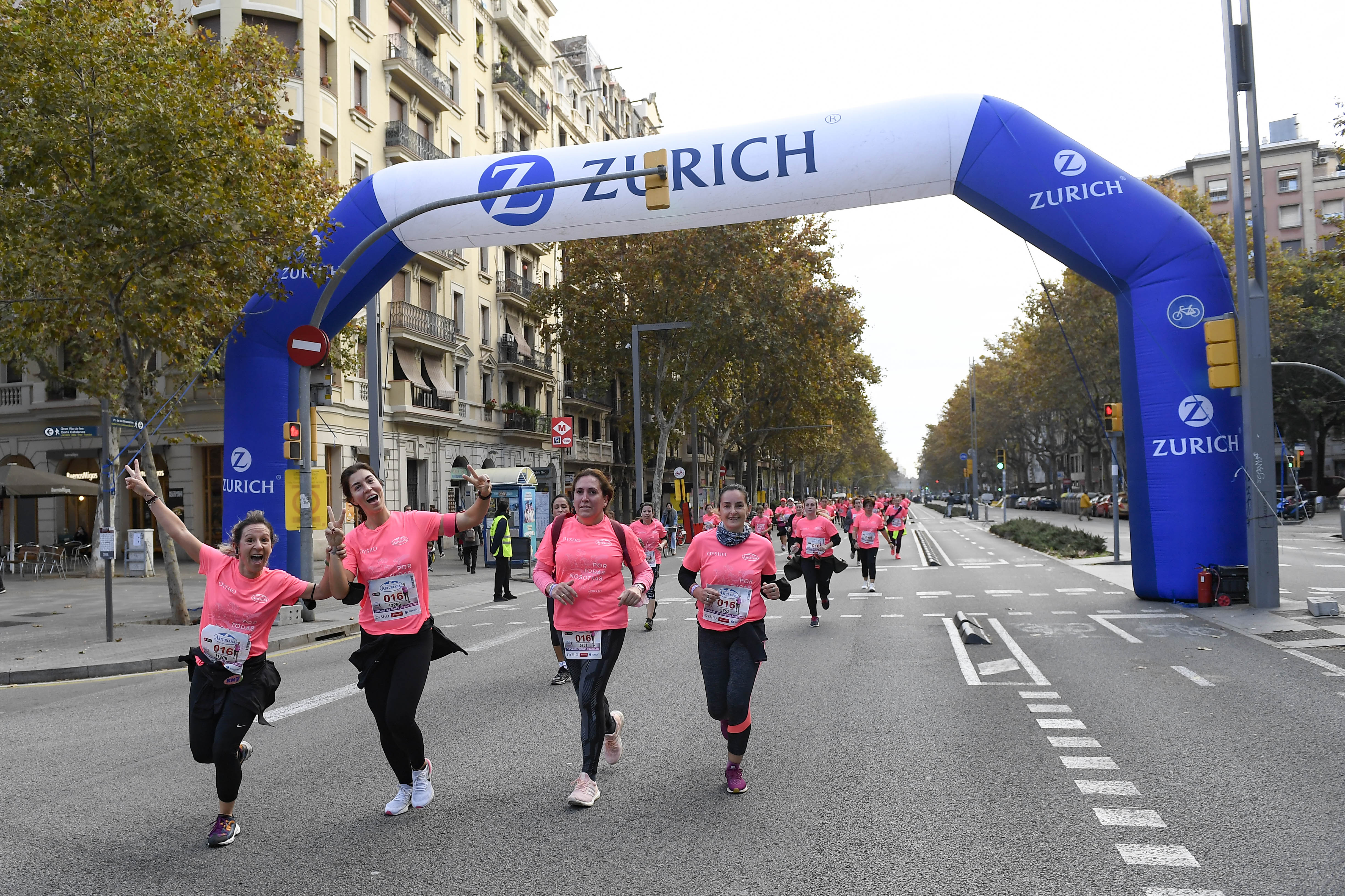 Las mejores fotos de la Carrera de la Mujer Central Lechera Asturiana Barcelona 2021 (CARRERA / GALERÍA 1)