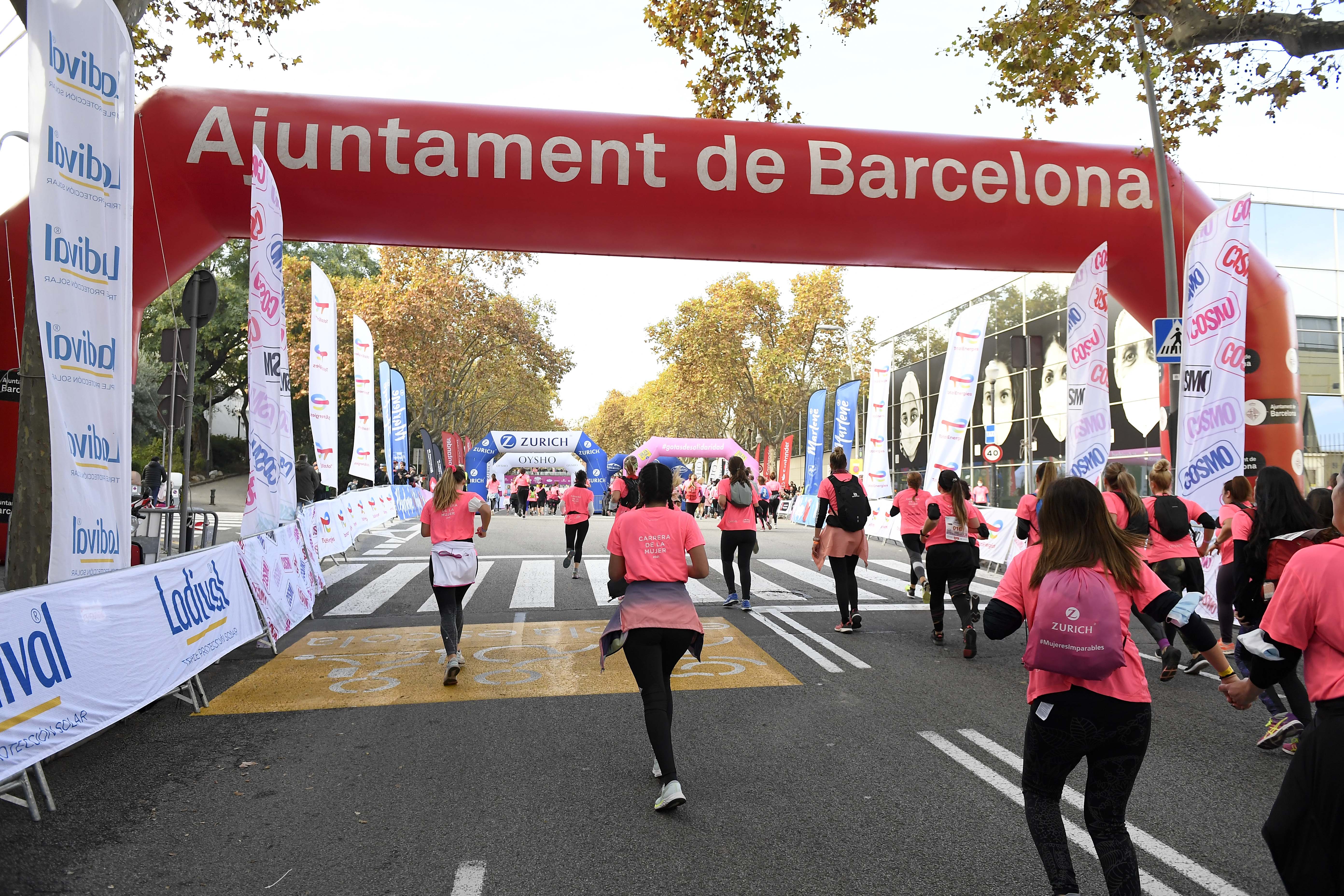 Las mejores fotos de la Carrera de la Mujer Central Lechera Asturiana Barcelona 2021 (CARRERA / GALERÍA 1)
