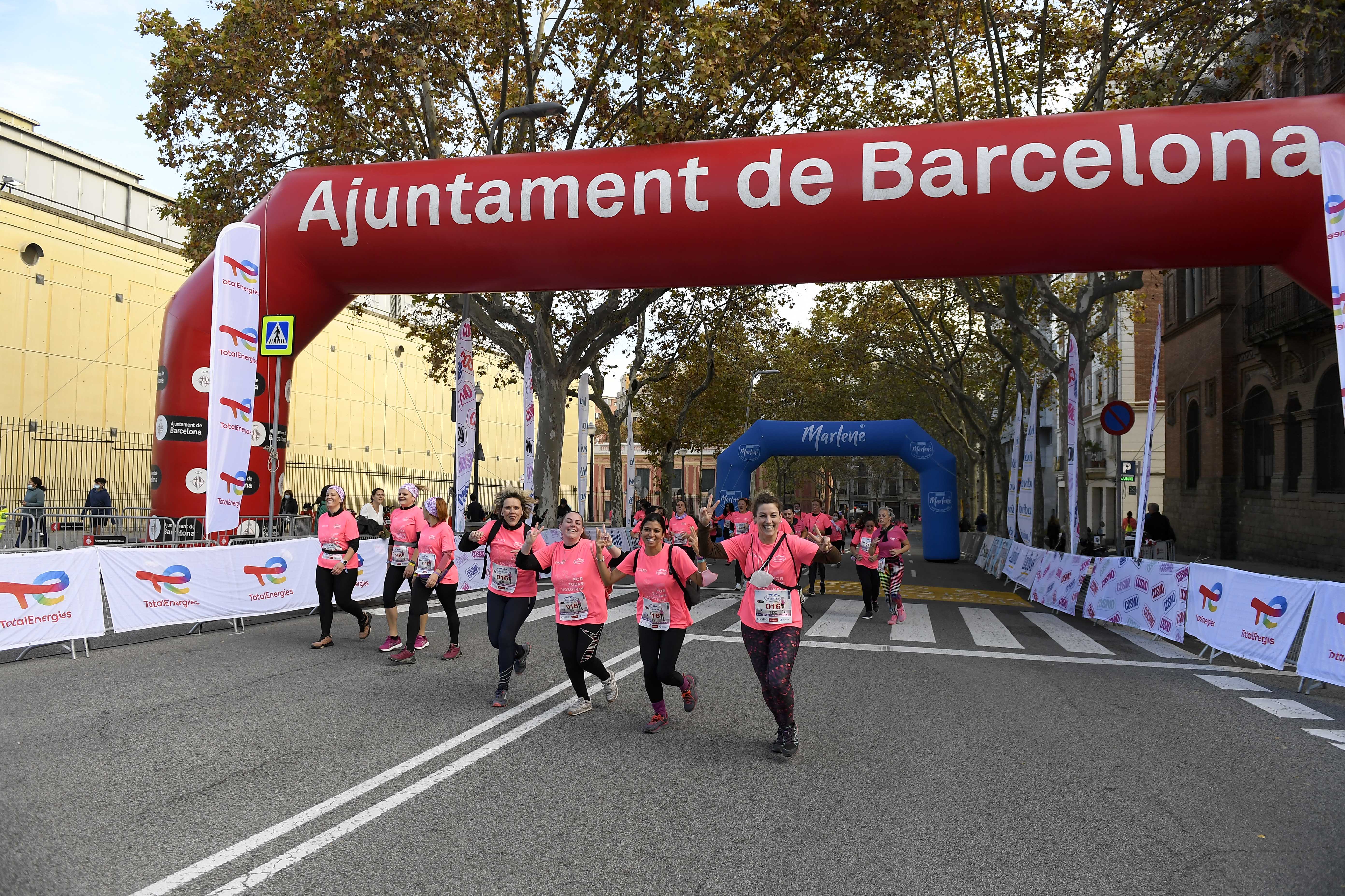 Las mejores fotos de la Carrera de la Mujer Central Lechera Asturiana Barcelona 2021 (CARRERA / GALERÍA 1)