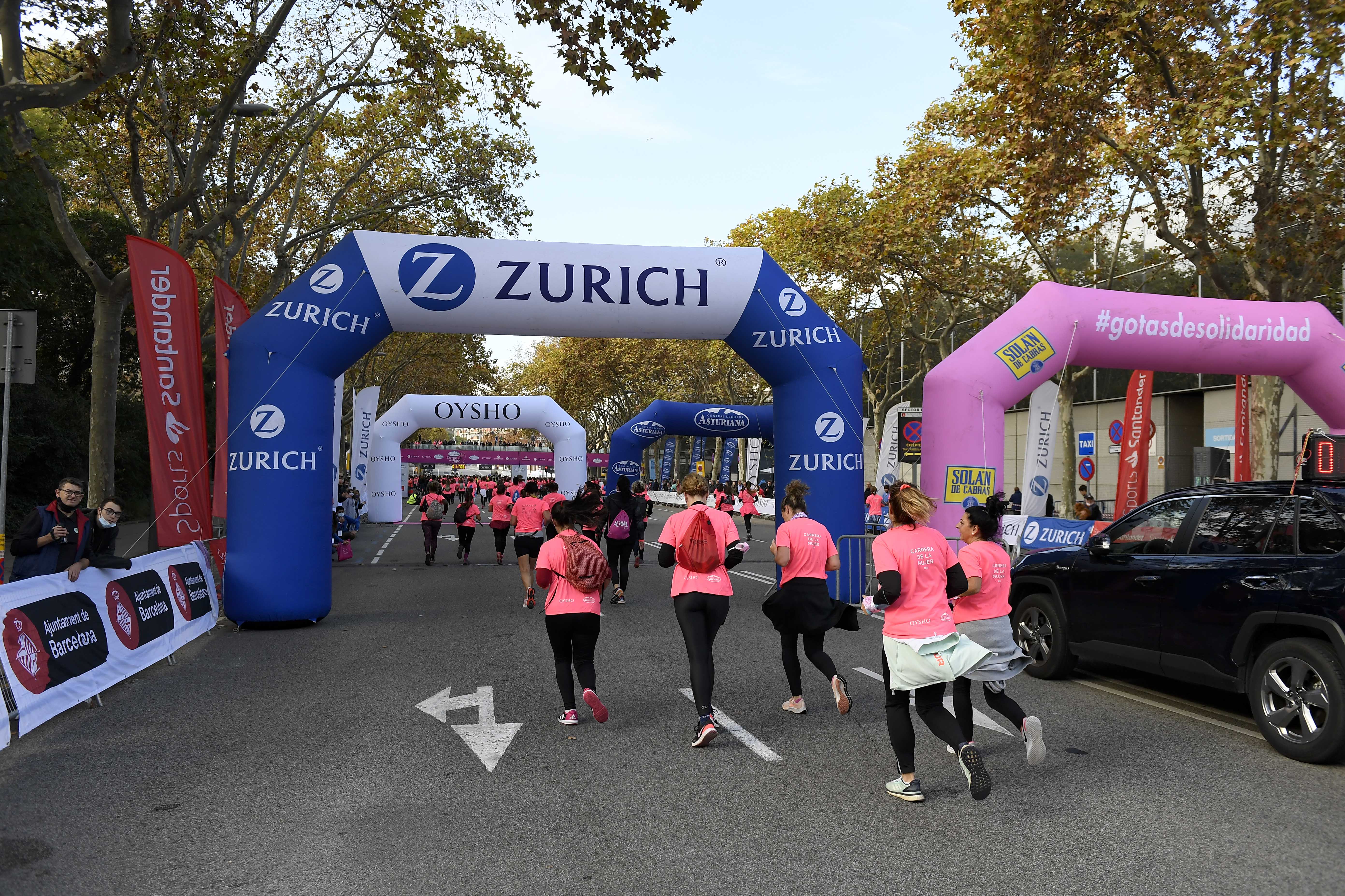 Las mejores fotos de la Carrera de la Mujer Central Lechera Asturiana Barcelona 2021 (CARRERA / GALERÍA 1)
