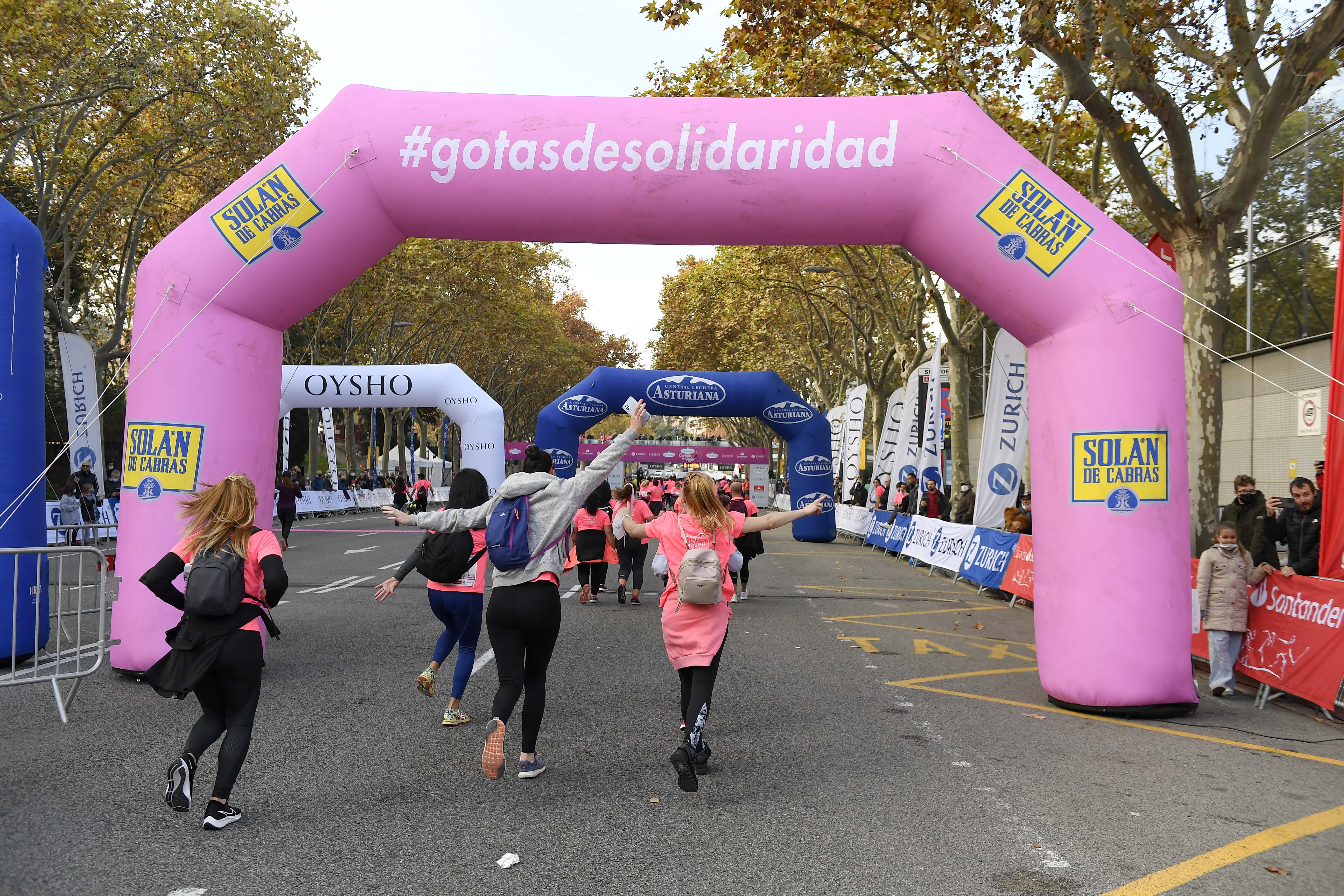 Las mejores fotos de la Carrera de la Mujer Central Lechera Asturiana Barcelona 2021 (CARRERA / GALERÍA 1)