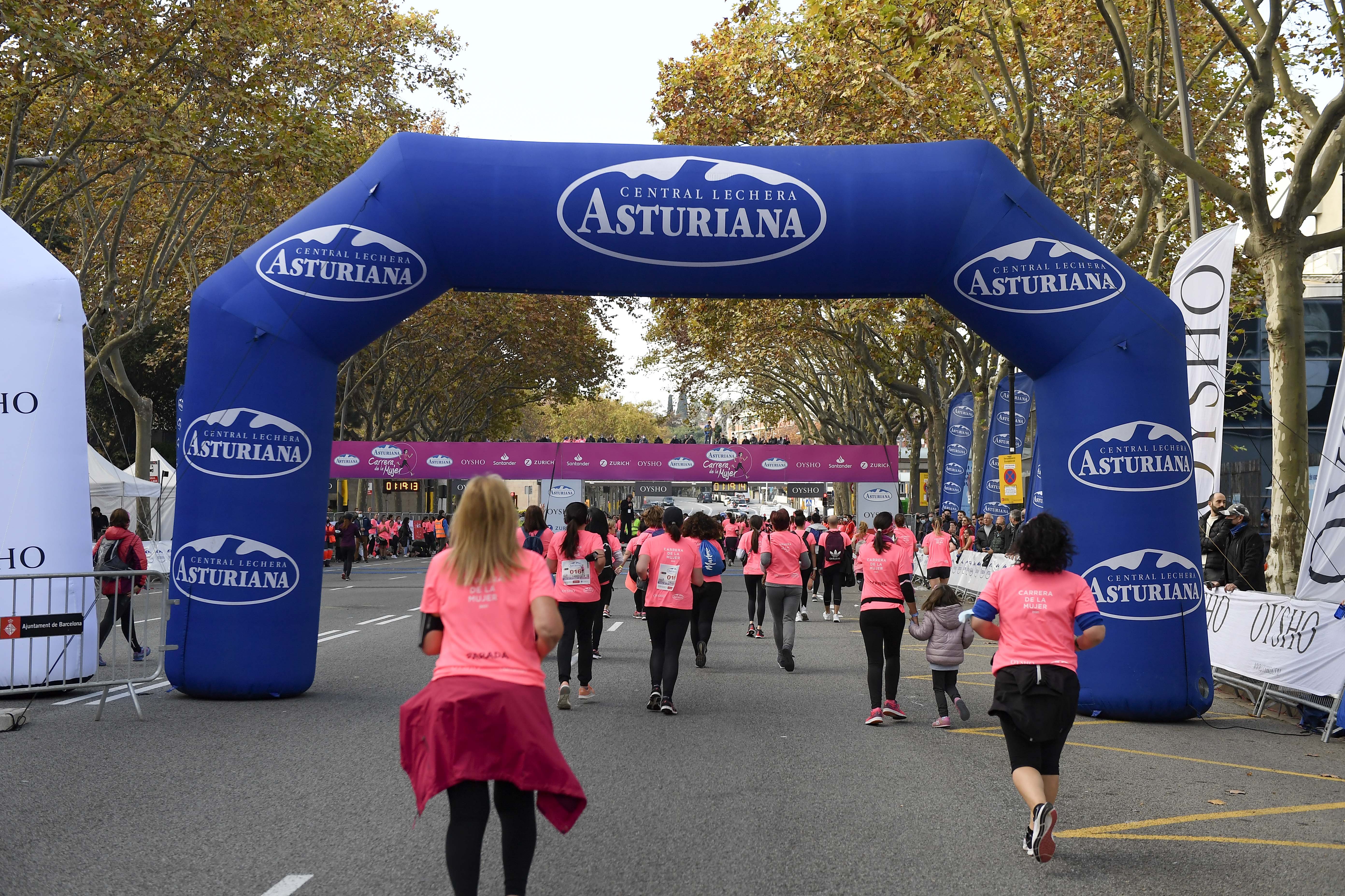 Las mejores fotos de la Carrera de la Mujer Central Lechera Asturiana Barcelona 2021 (CARRERA / GALERÍA 2)