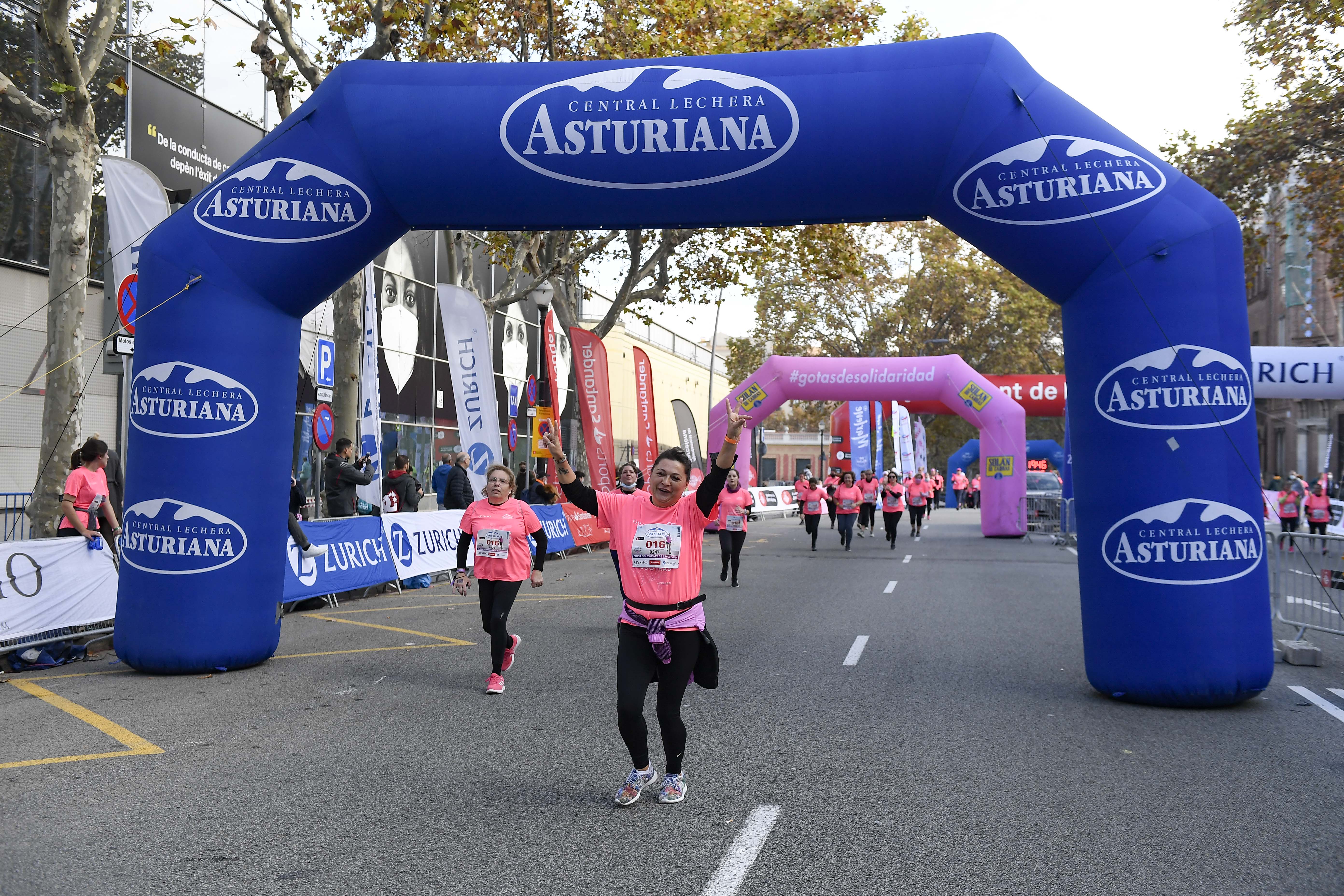 Las mejores fotos de la Carrera de la Mujer Central Lechera Asturiana Barcelona 2021 (CARRERA / GALERÍA 2)