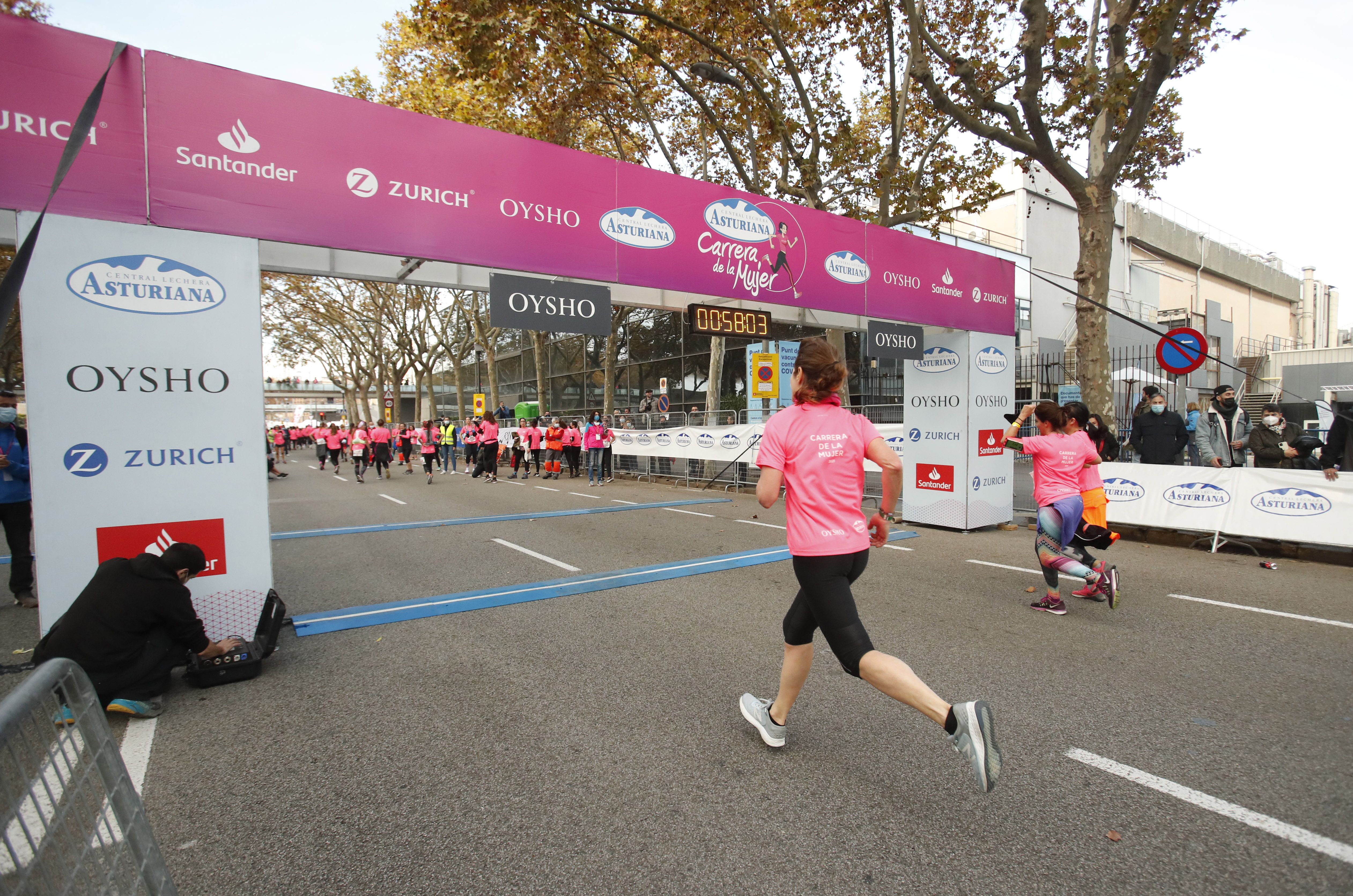 Las mejores fotos de la Carrera de la Mujer Central Lechera Asturiana Barcelona 2021 (CARRERA / GALERÍA 2)