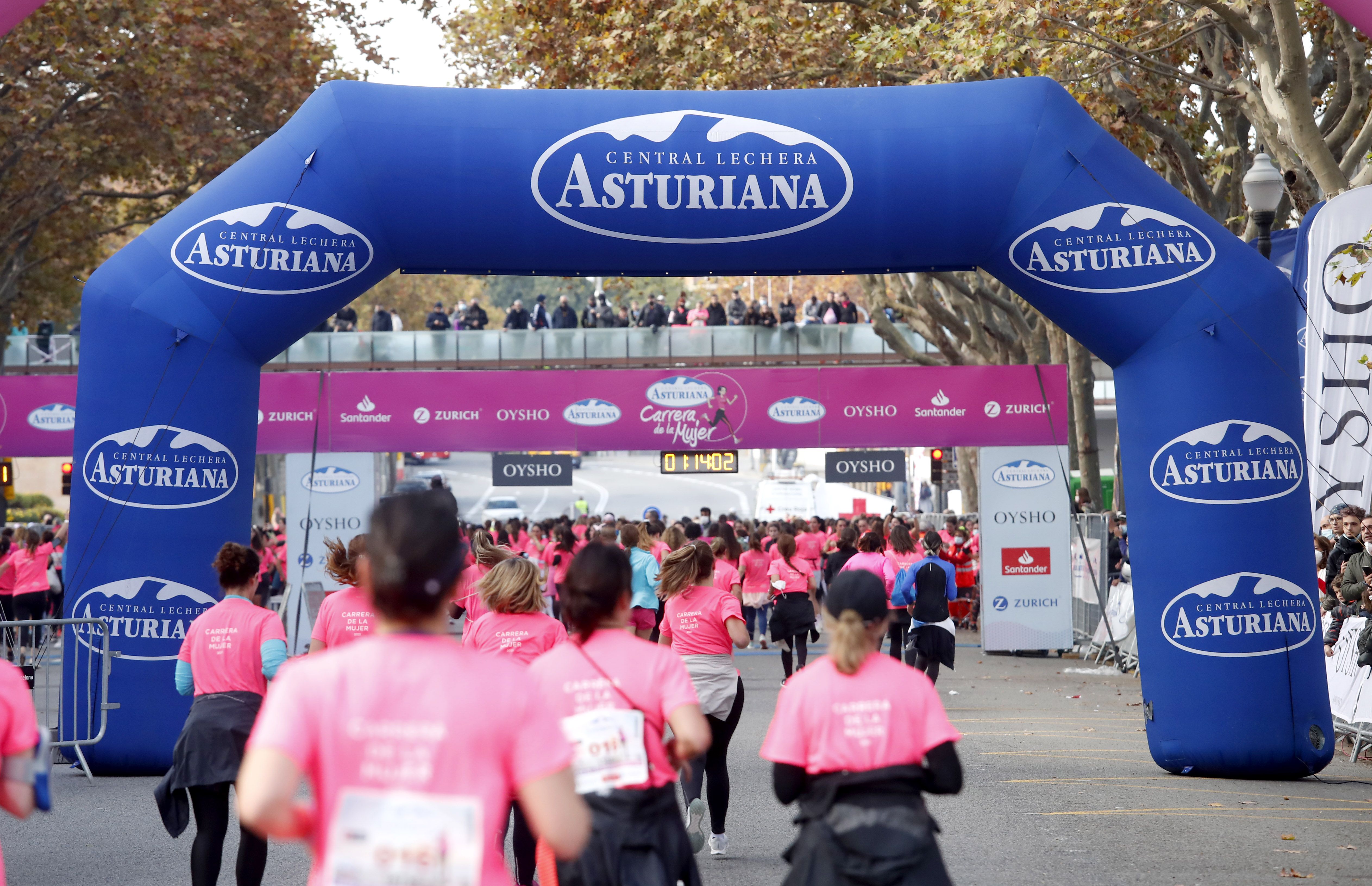 Las mejores fotos de la Carrera de la Mujer Central Lechera Asturiana Barcelona 2021 (CARRERA / GALERÍA 2)