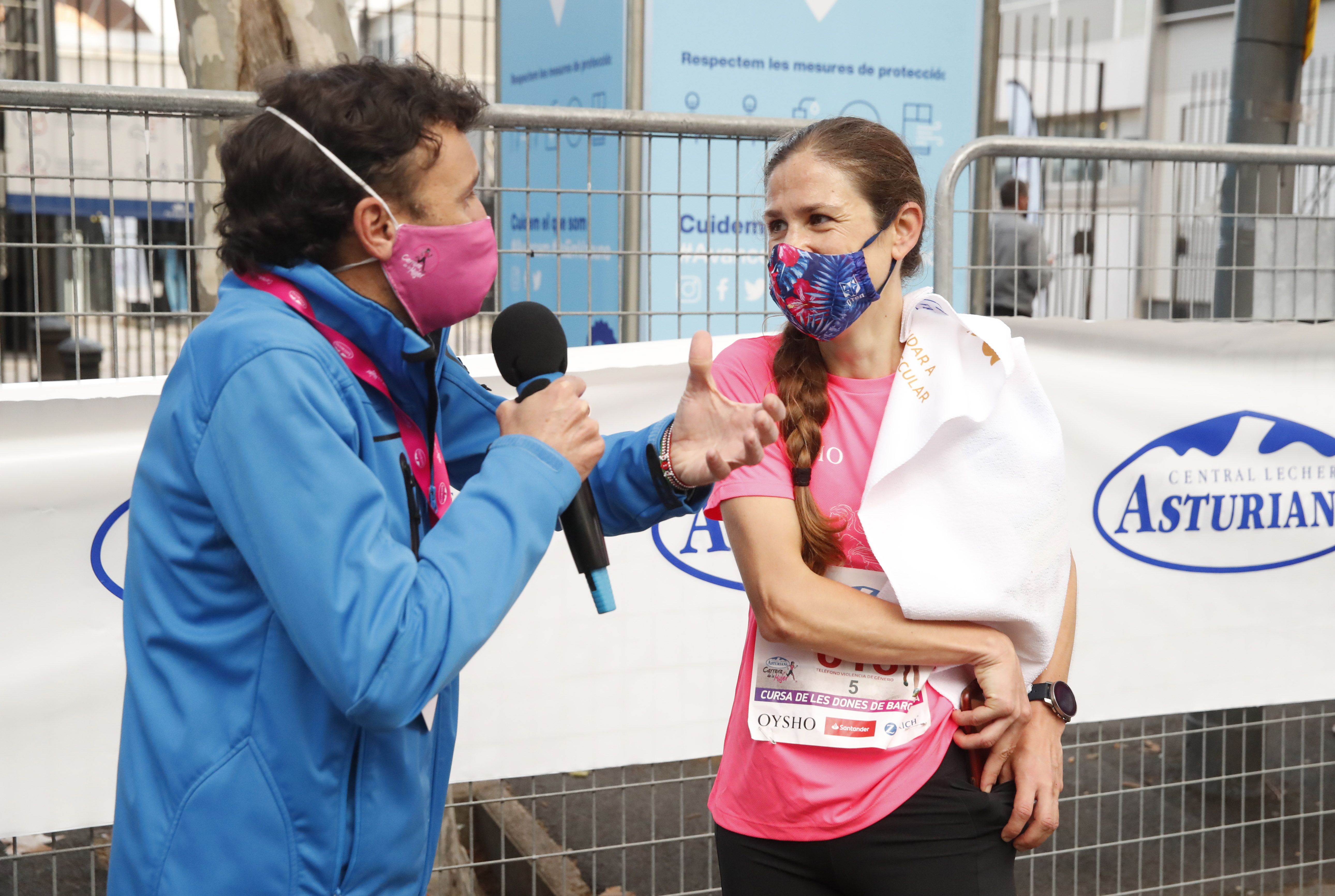 Las mejores fotos de la Carrera de la Mujer Central Lechera Asturiana Barcelona 2021 (LLEGADAS)