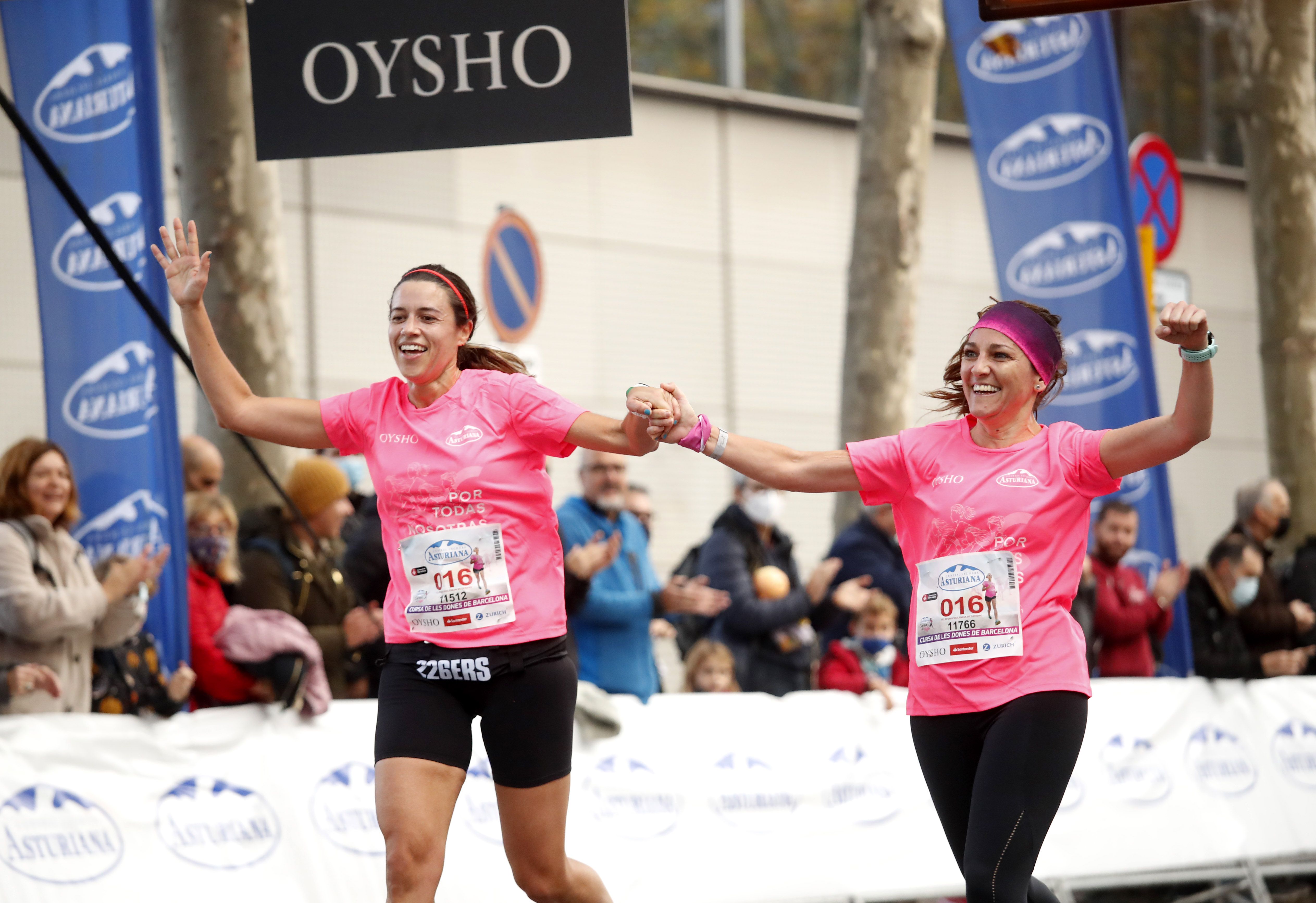Las mejores fotos de la Carrera de la Mujer Central Lechera Asturiana Barcelona 2021 (LLEGADAS)
