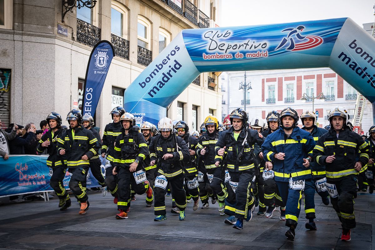 10 kilómetros con el equipo reglamentario del Cuerpo de Bomberos menos las botas...¡espectacular!