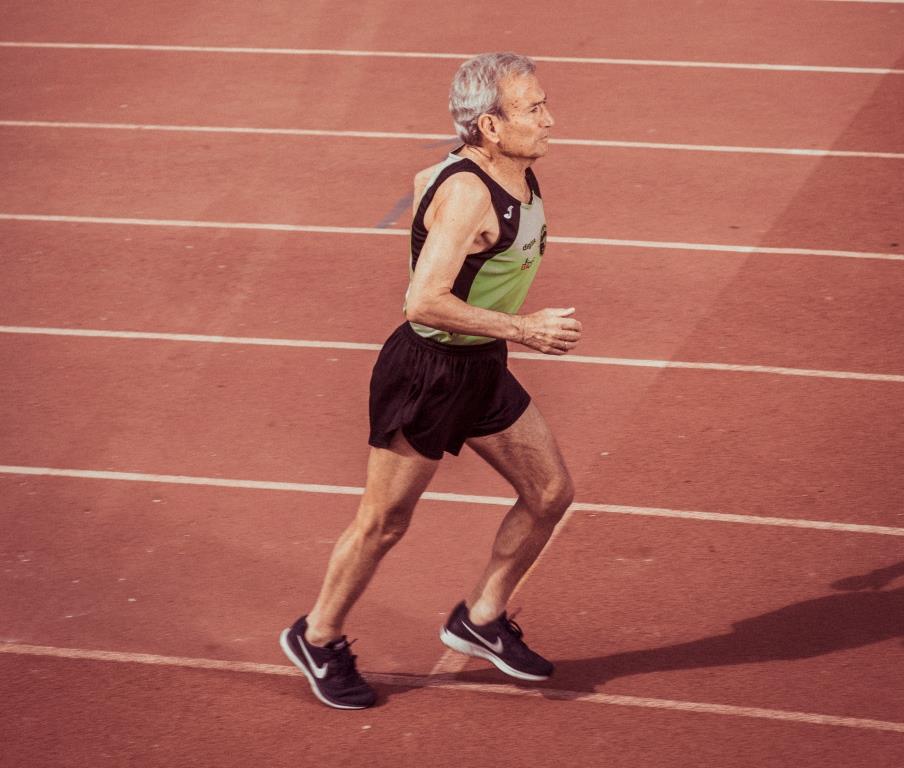 Un joven de 83 años